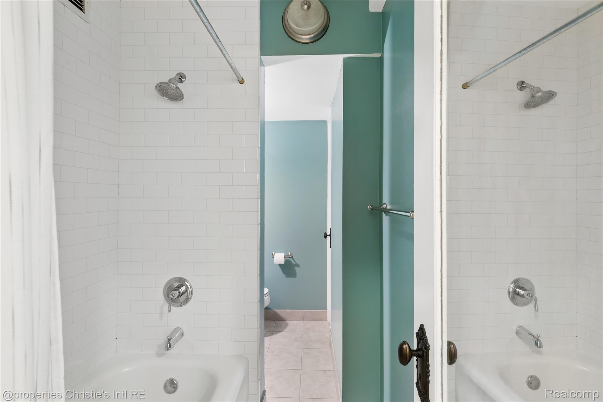 15 E Kirby Street Unit: 1107