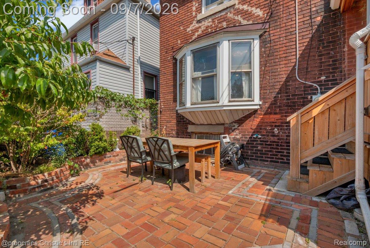 2347 Clark Street