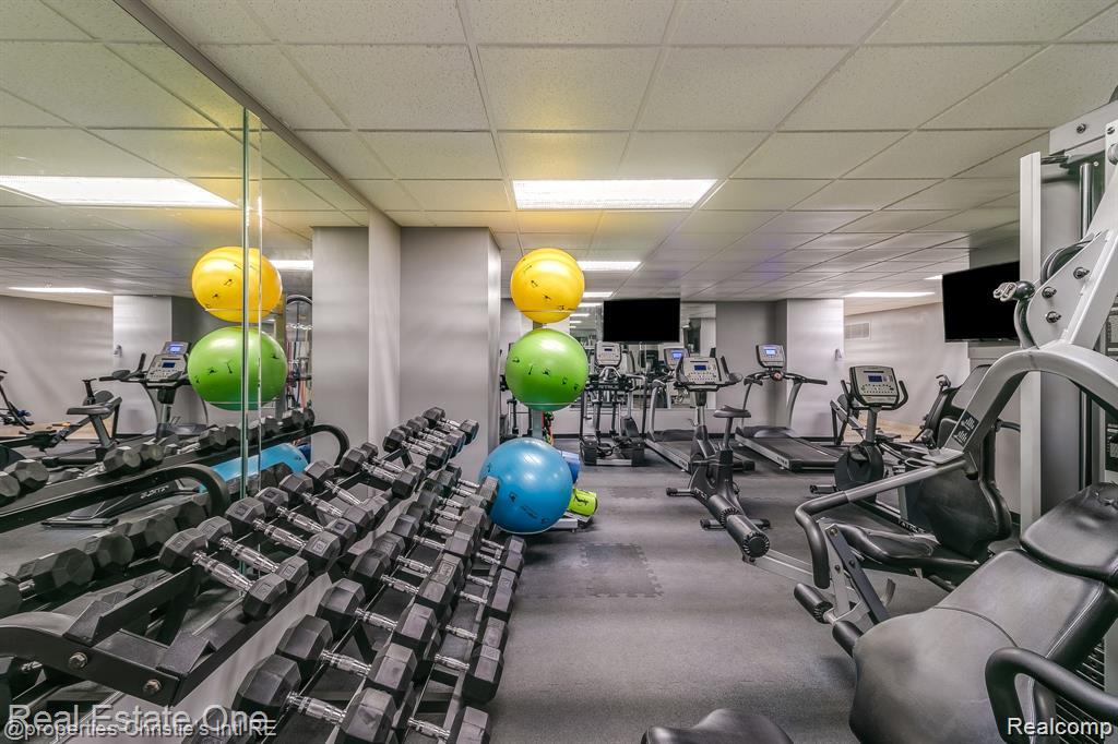 15 E Kirby Street Unit: 317
