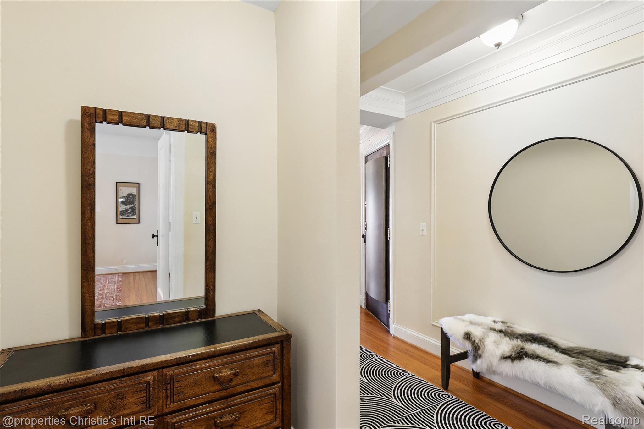 15 E Kirby Street Unit: 317