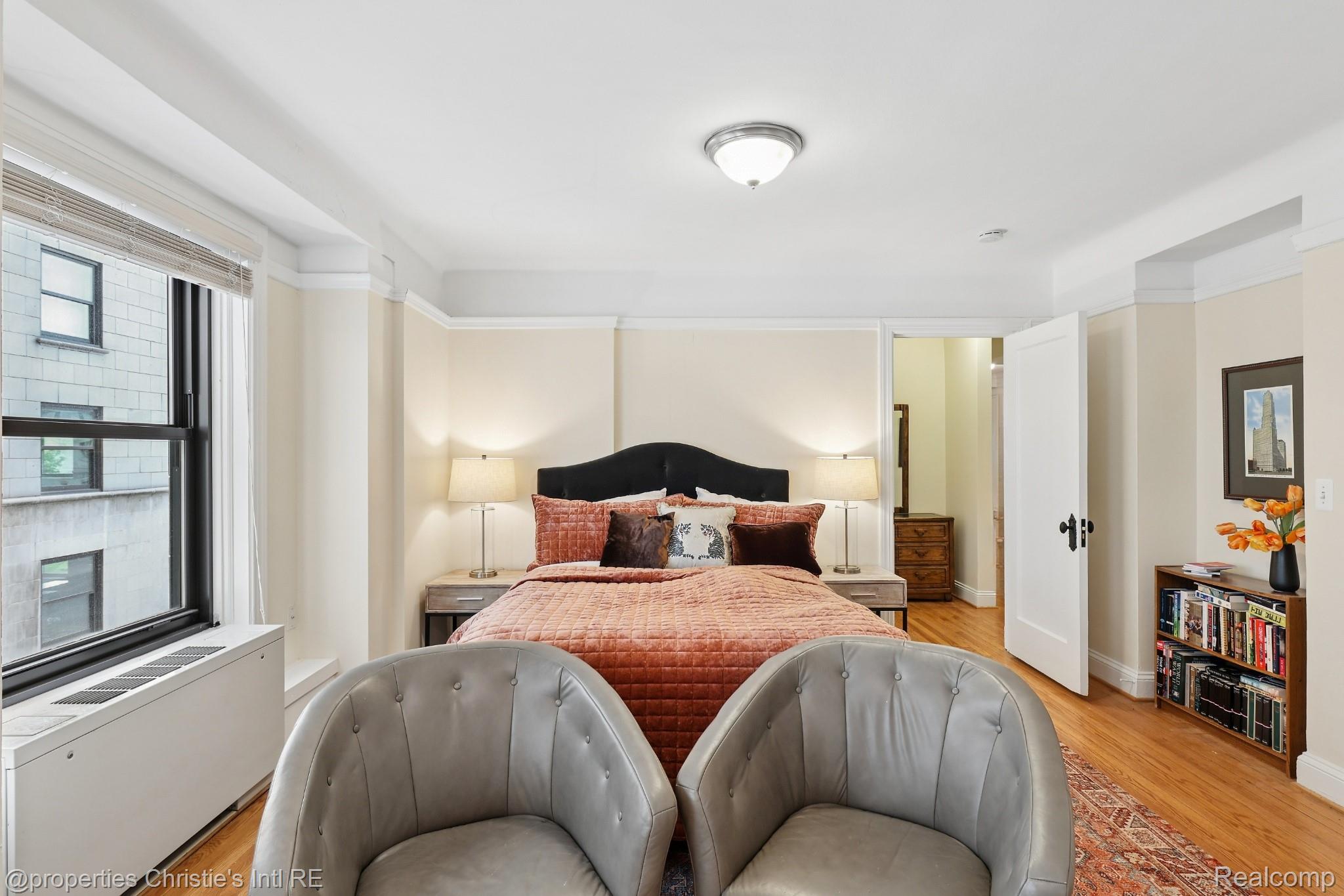 15 E Kirby Street Unit: 317