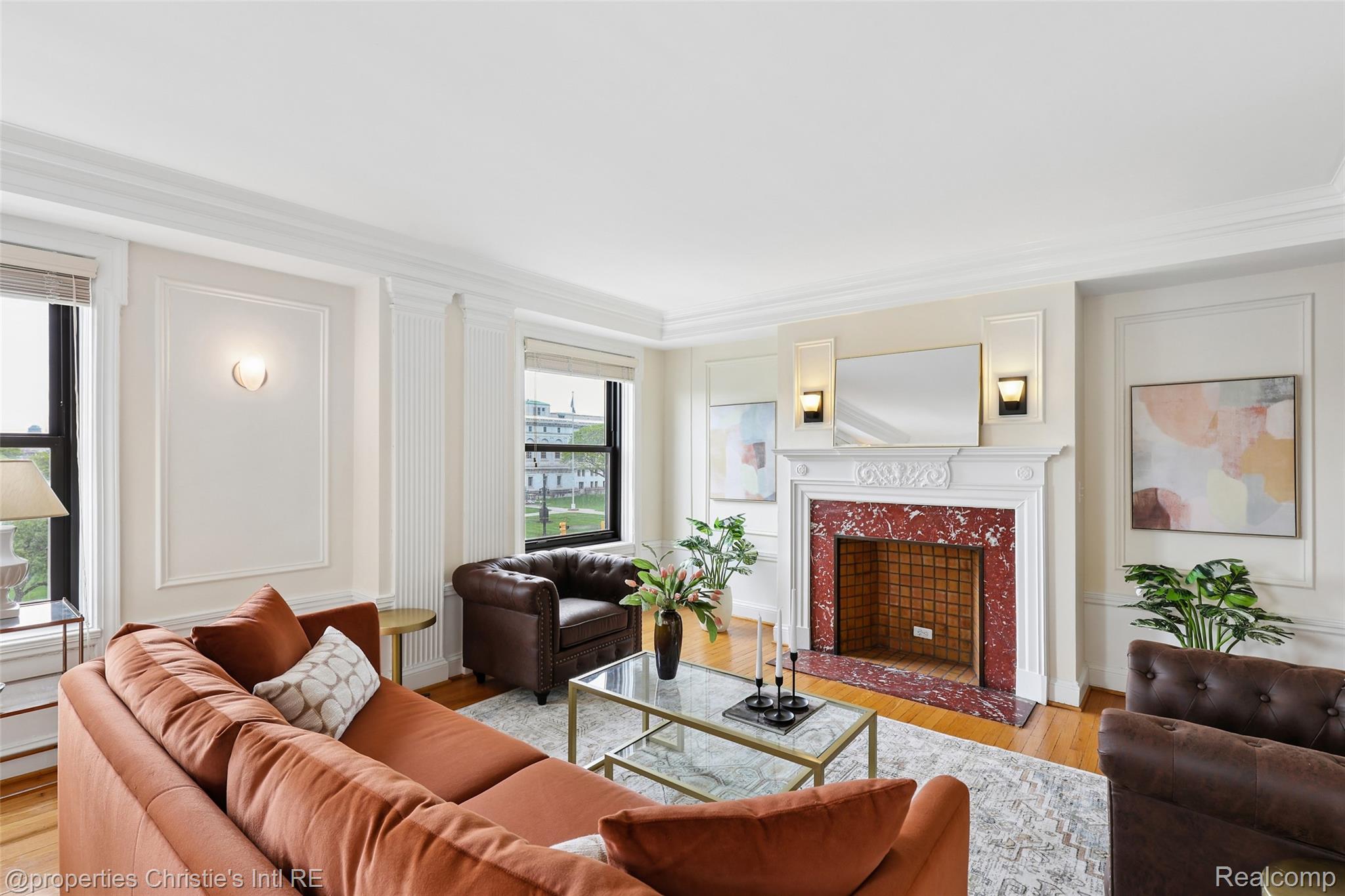 15 E Kirby Street Unit: 317