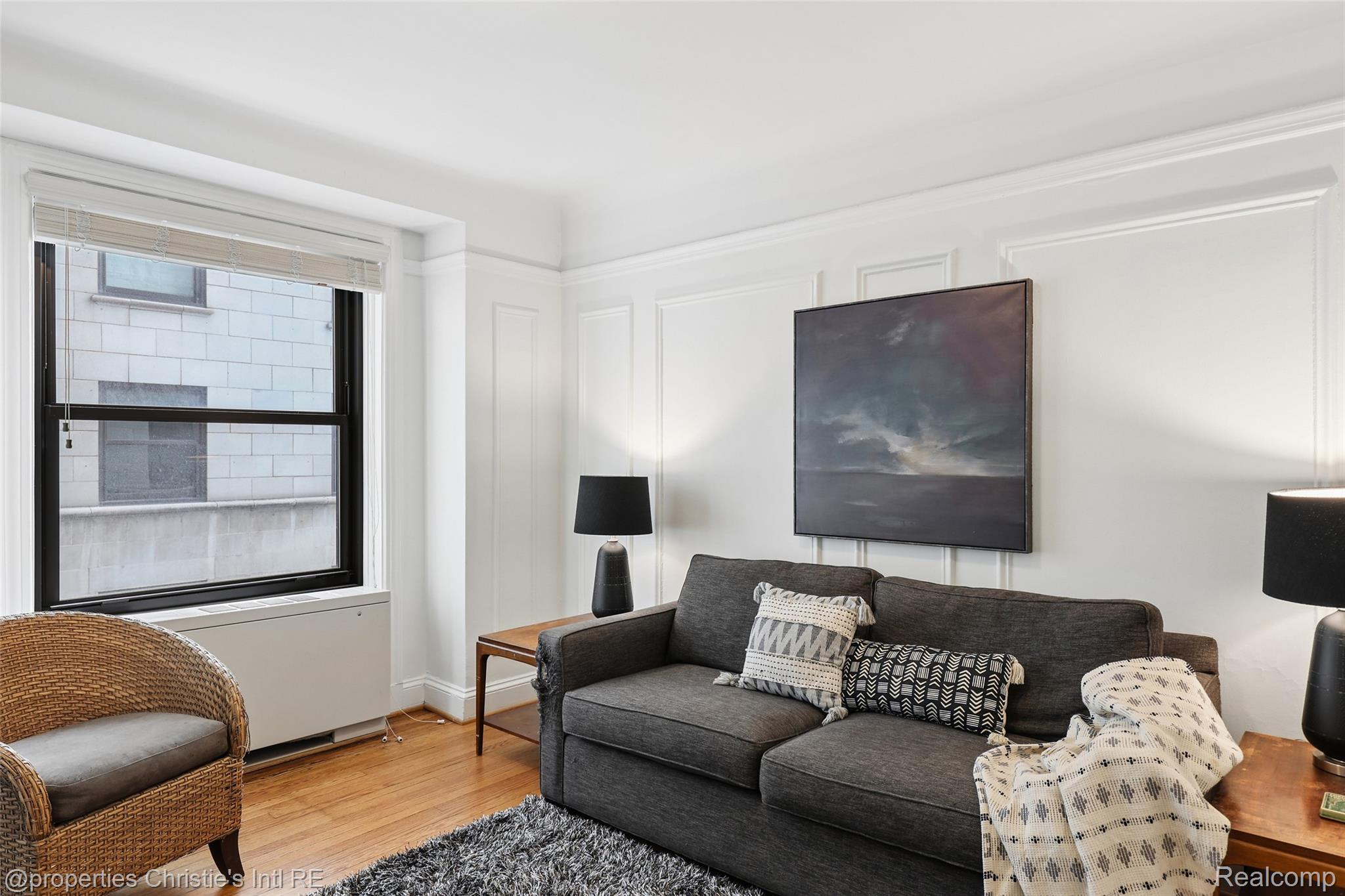 15 E Kirby Street Unit: 317