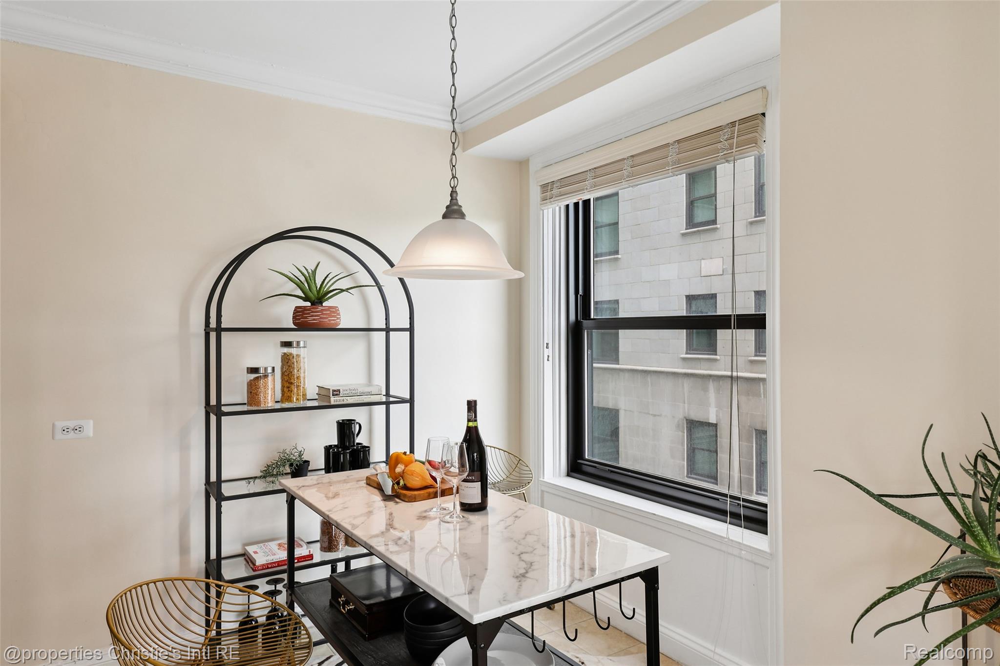 15 E Kirby Street Unit: 317