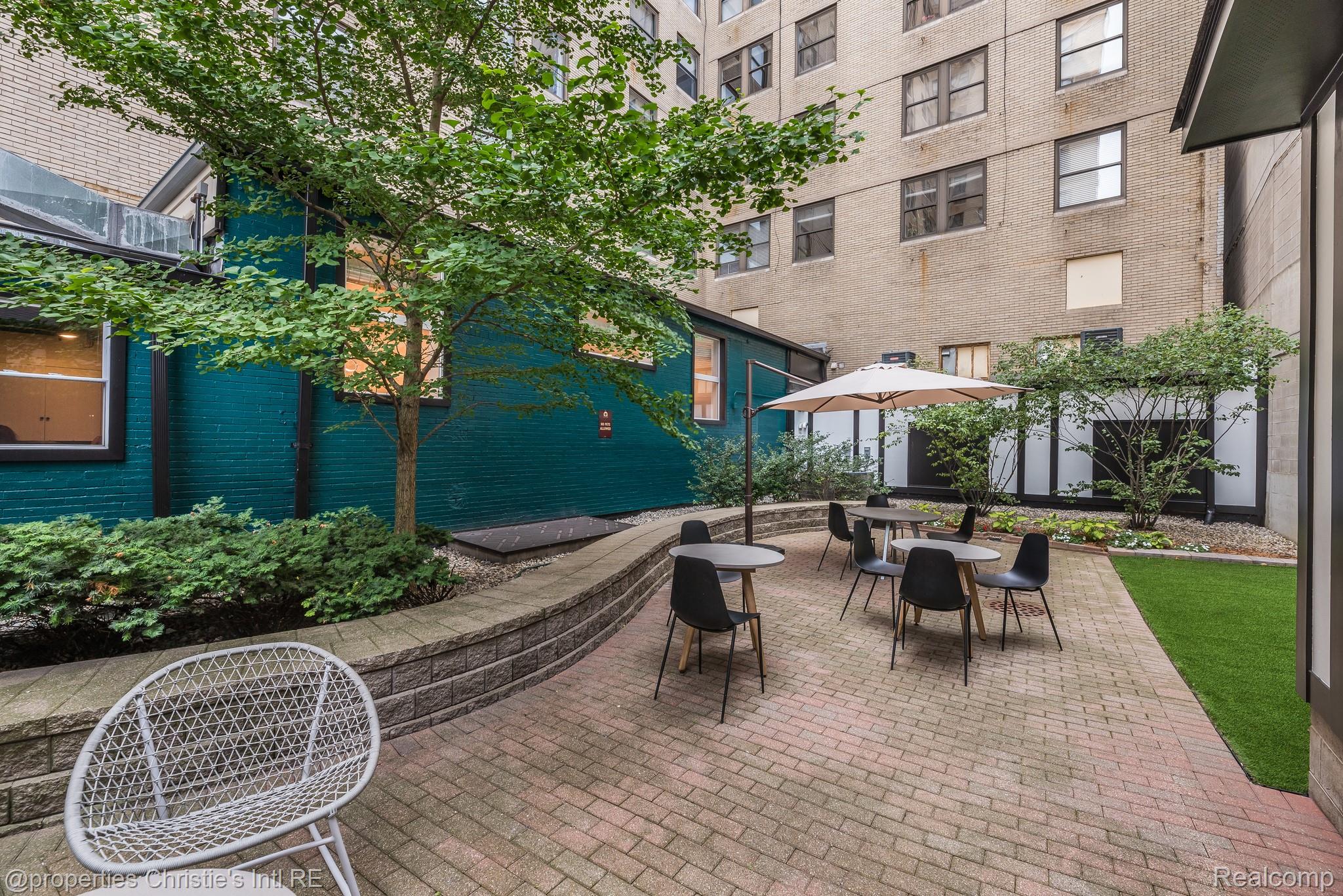15 E Kirby Street Unit: 317