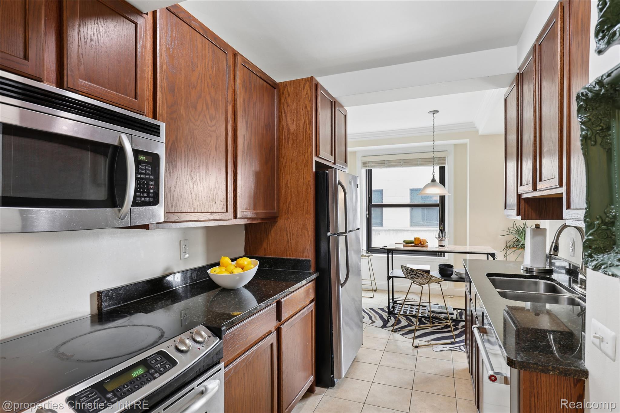 15 E Kirby Street Unit: 317