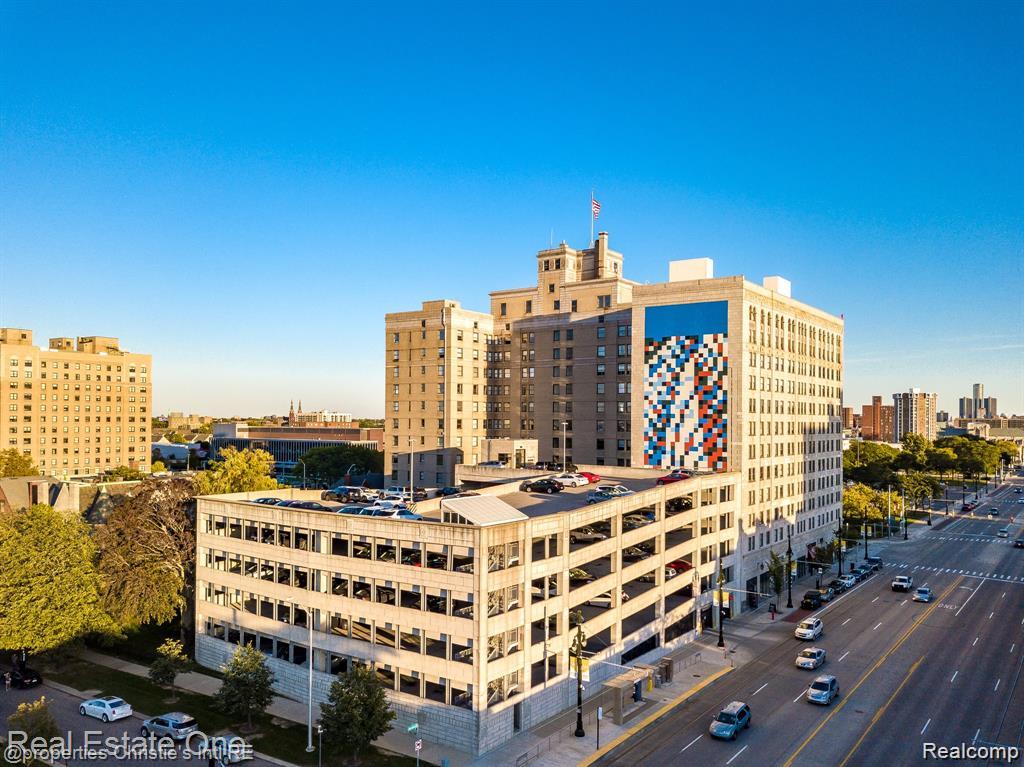 15 E Kirby Street Unit: 317