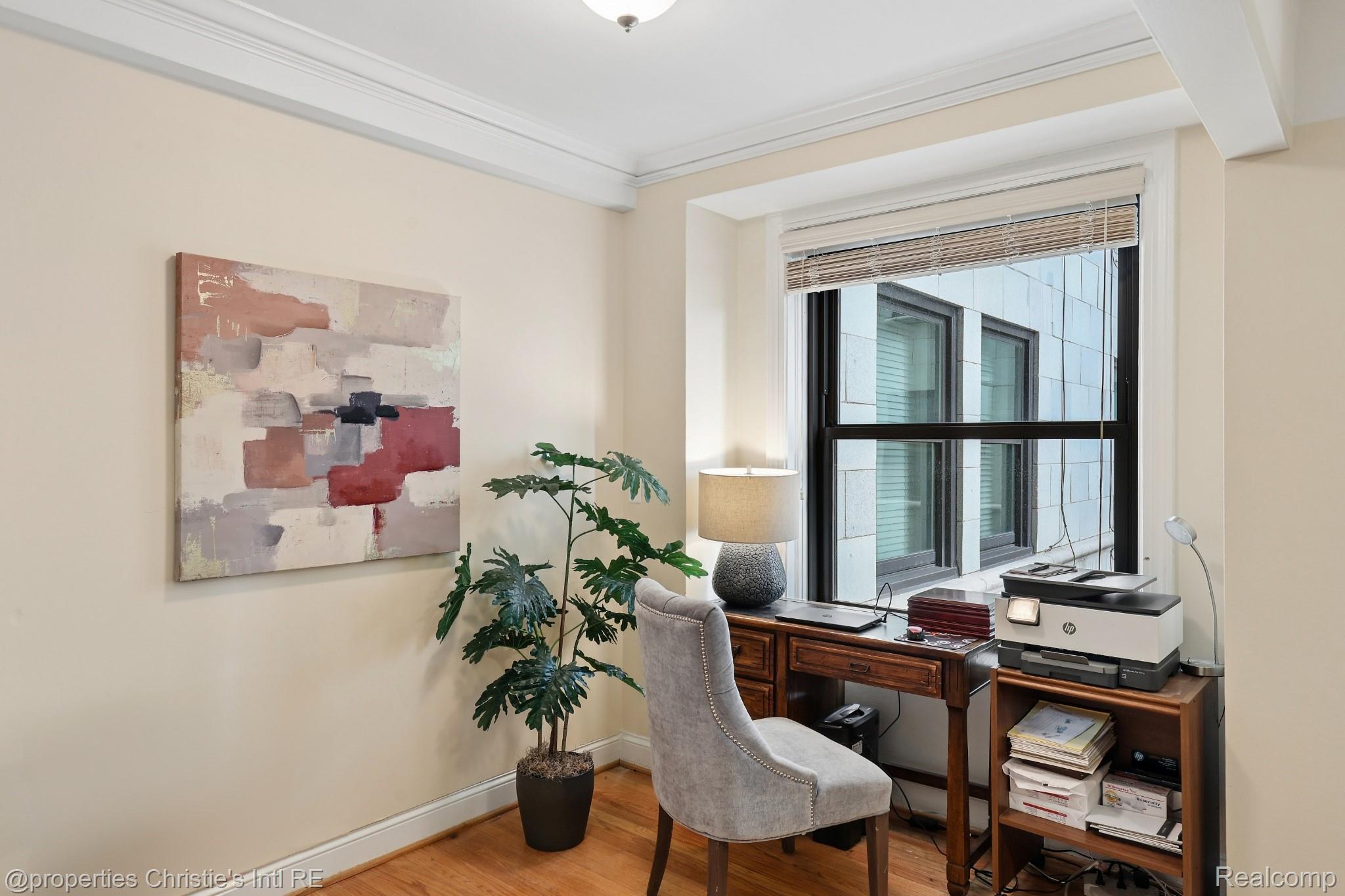 15 E Kirby Street Unit: 317