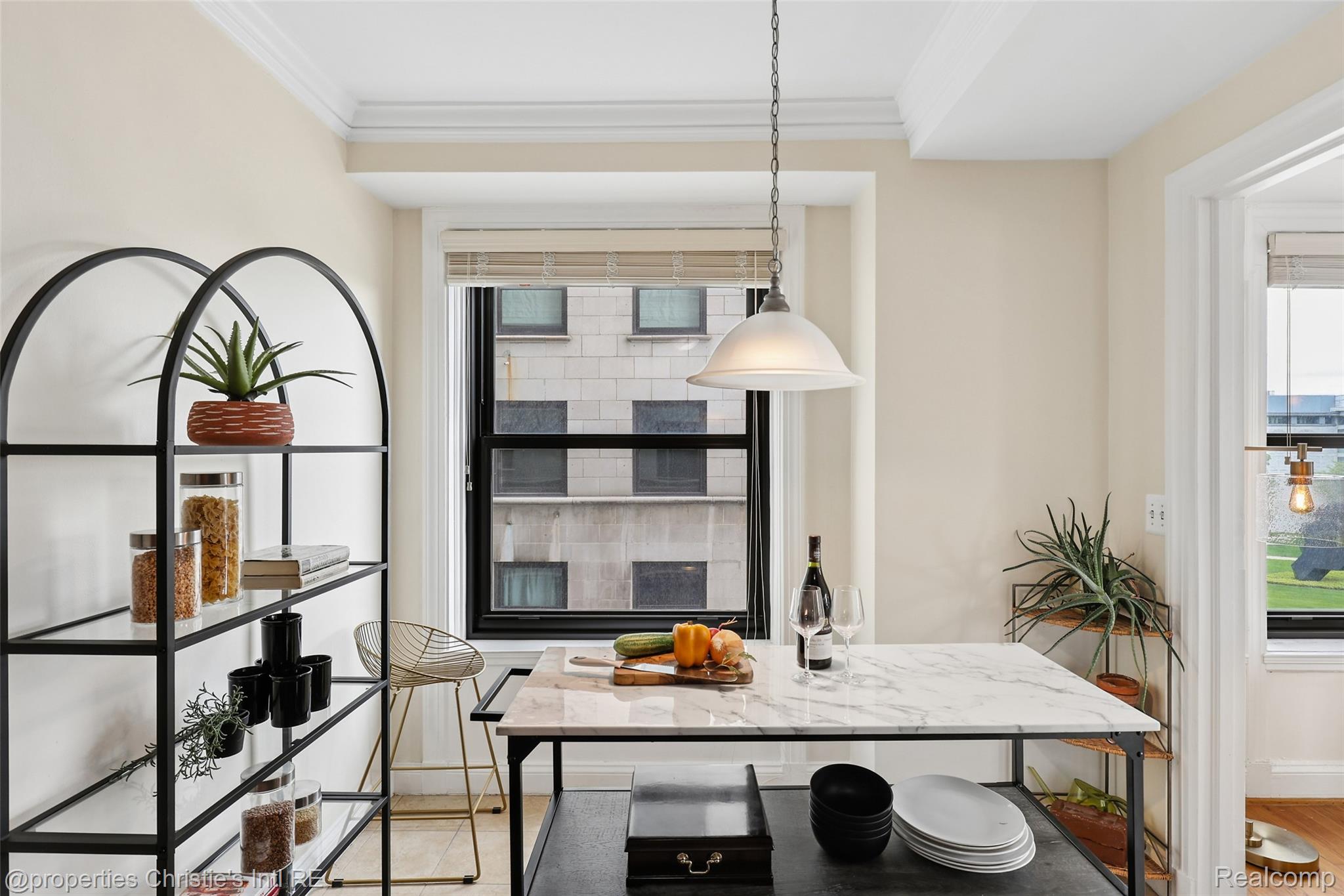 15 E Kirby Street Unit: 317