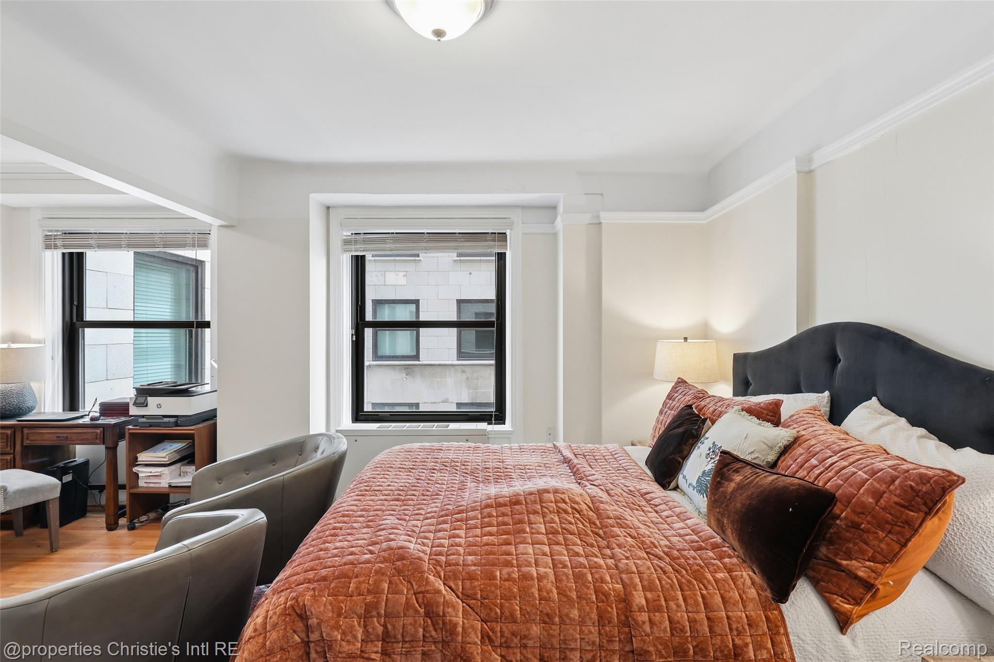 15 E Kirby Street Unit: 317