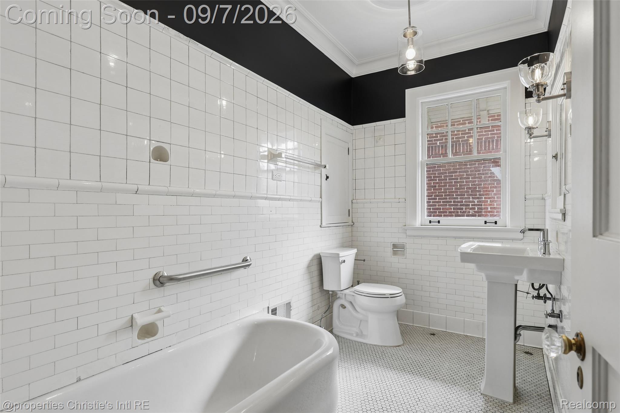 8177 La Salle Boulevard