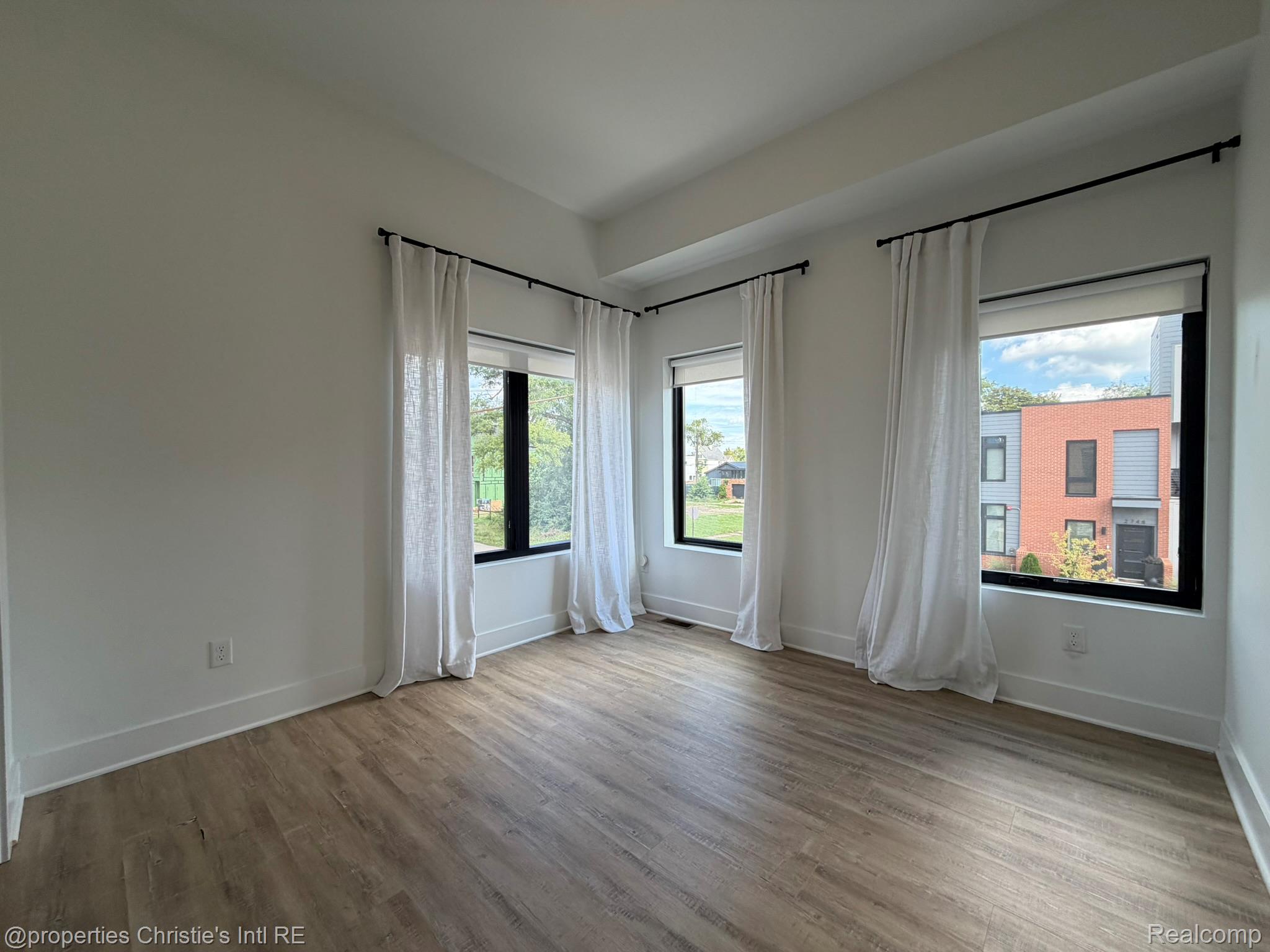 1803 Perry Street Unit: 9