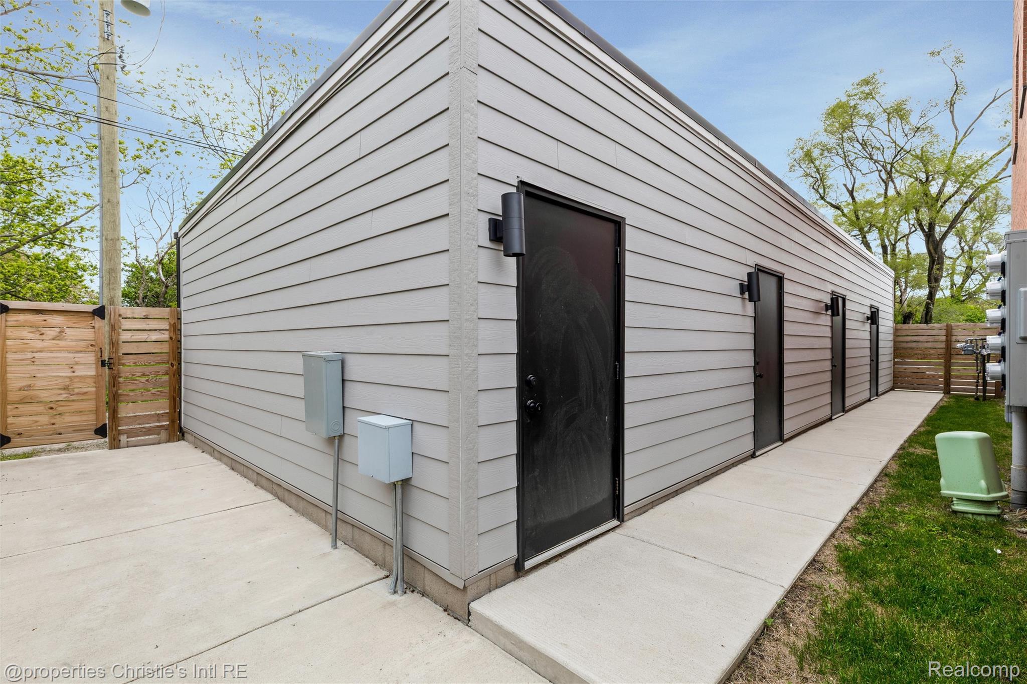 1803 Perry Street Unit: 9