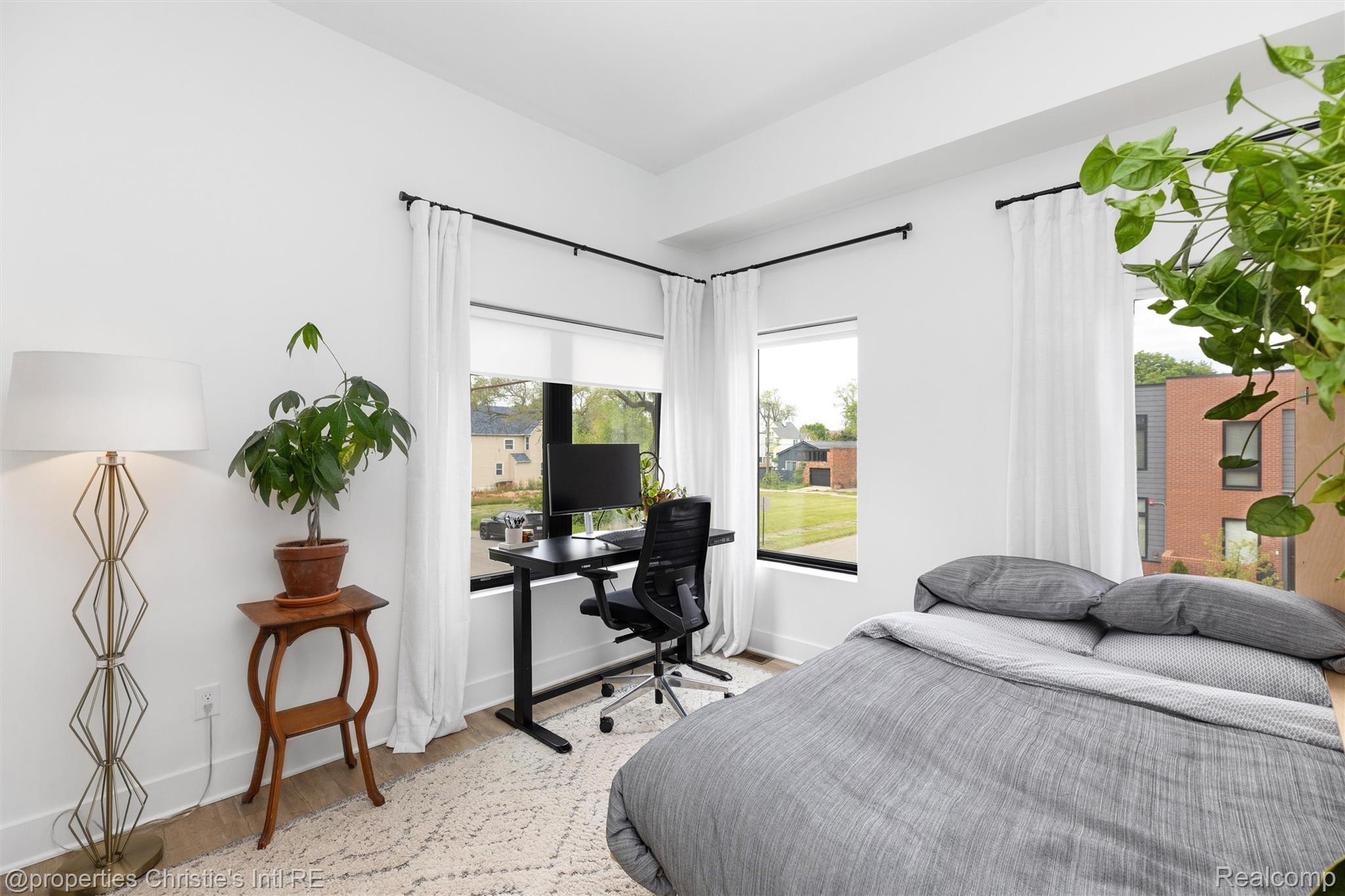 1803 Perry Street Unit: 9