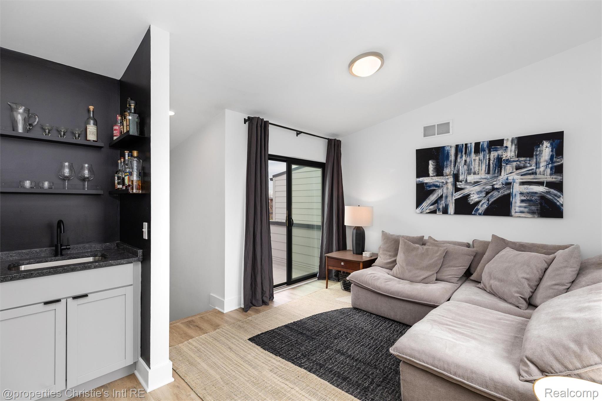 1803 Perry Street Unit: 9