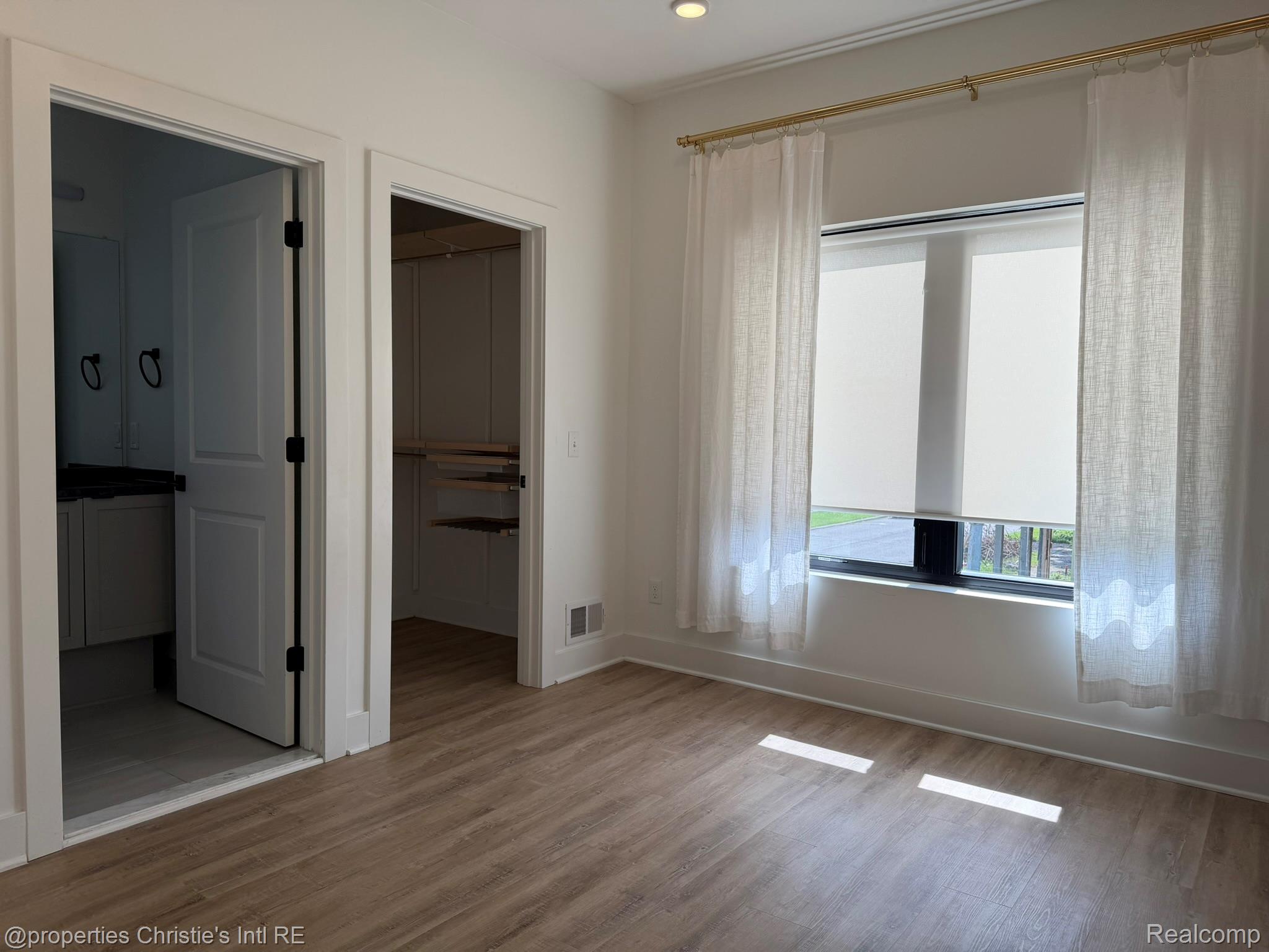 1803 Perry Street Unit: 9