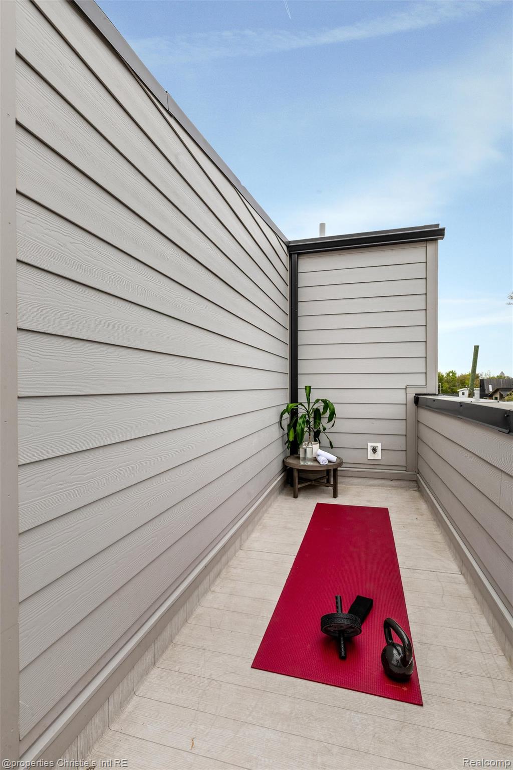 1803 Perry Street Unit: 9
