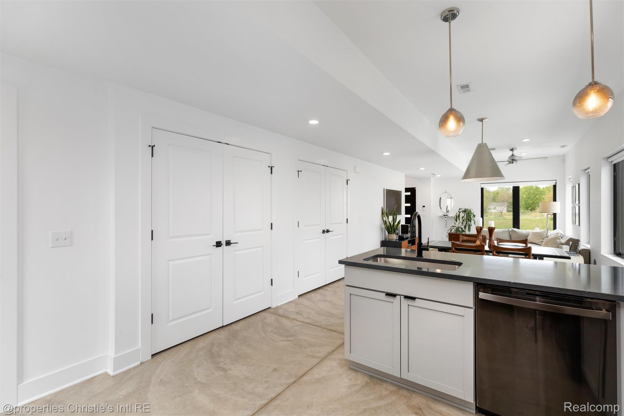 1803 Perry Street Unit: 9