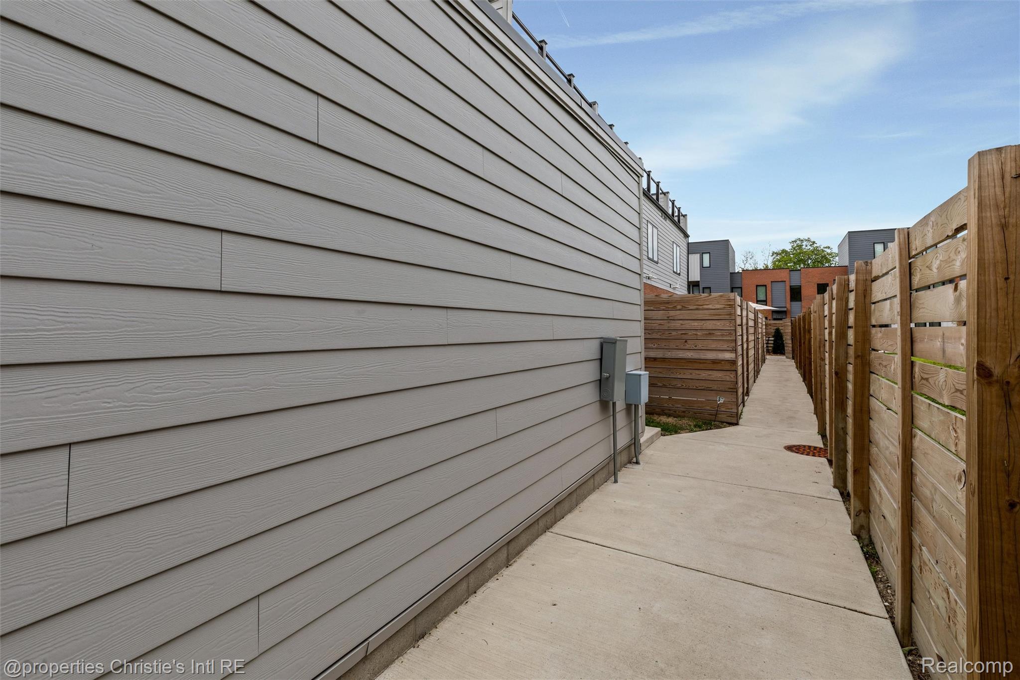 1803 Perry Street Unit: 9