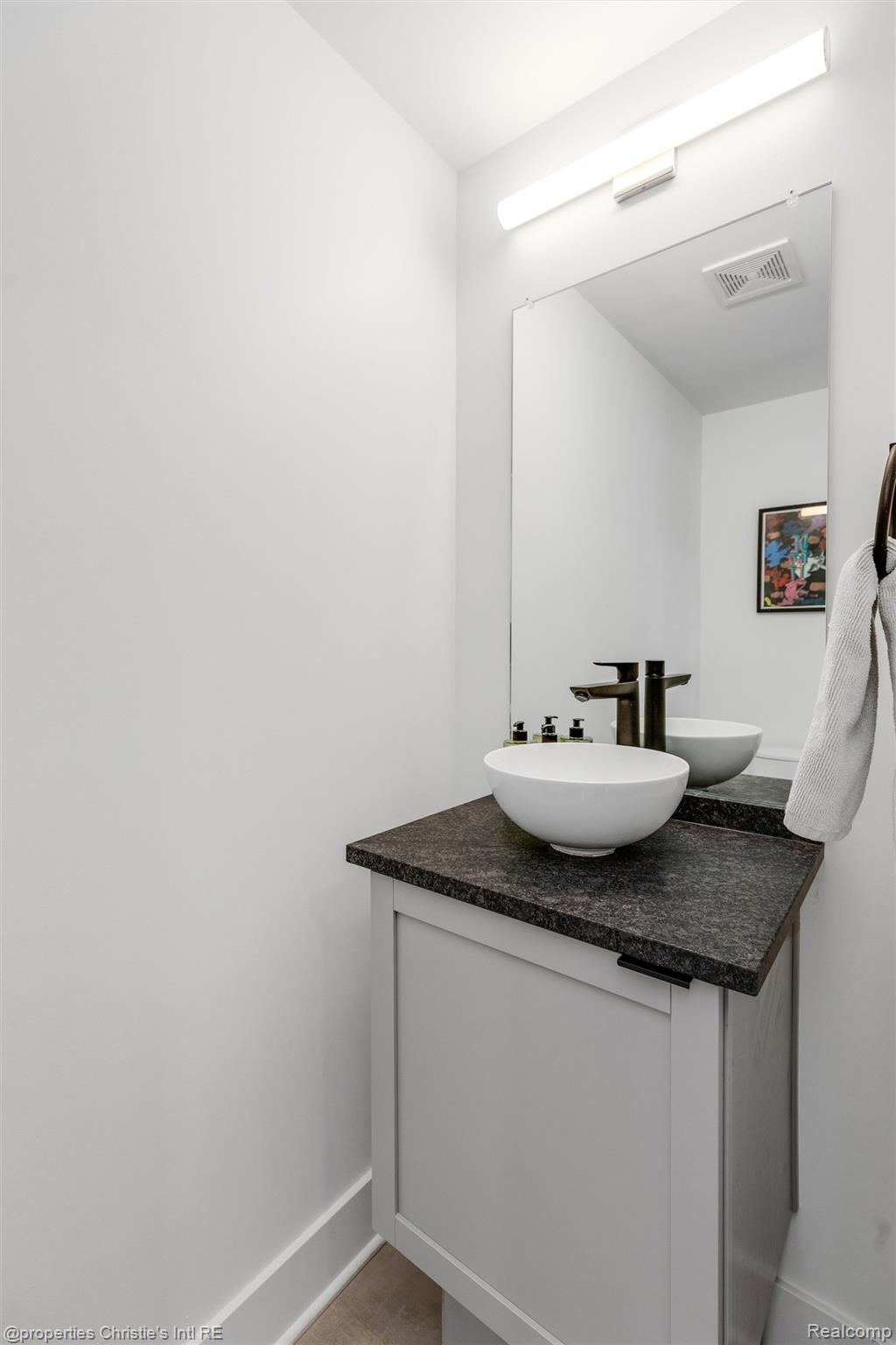 1803 Perry Street Unit: 9