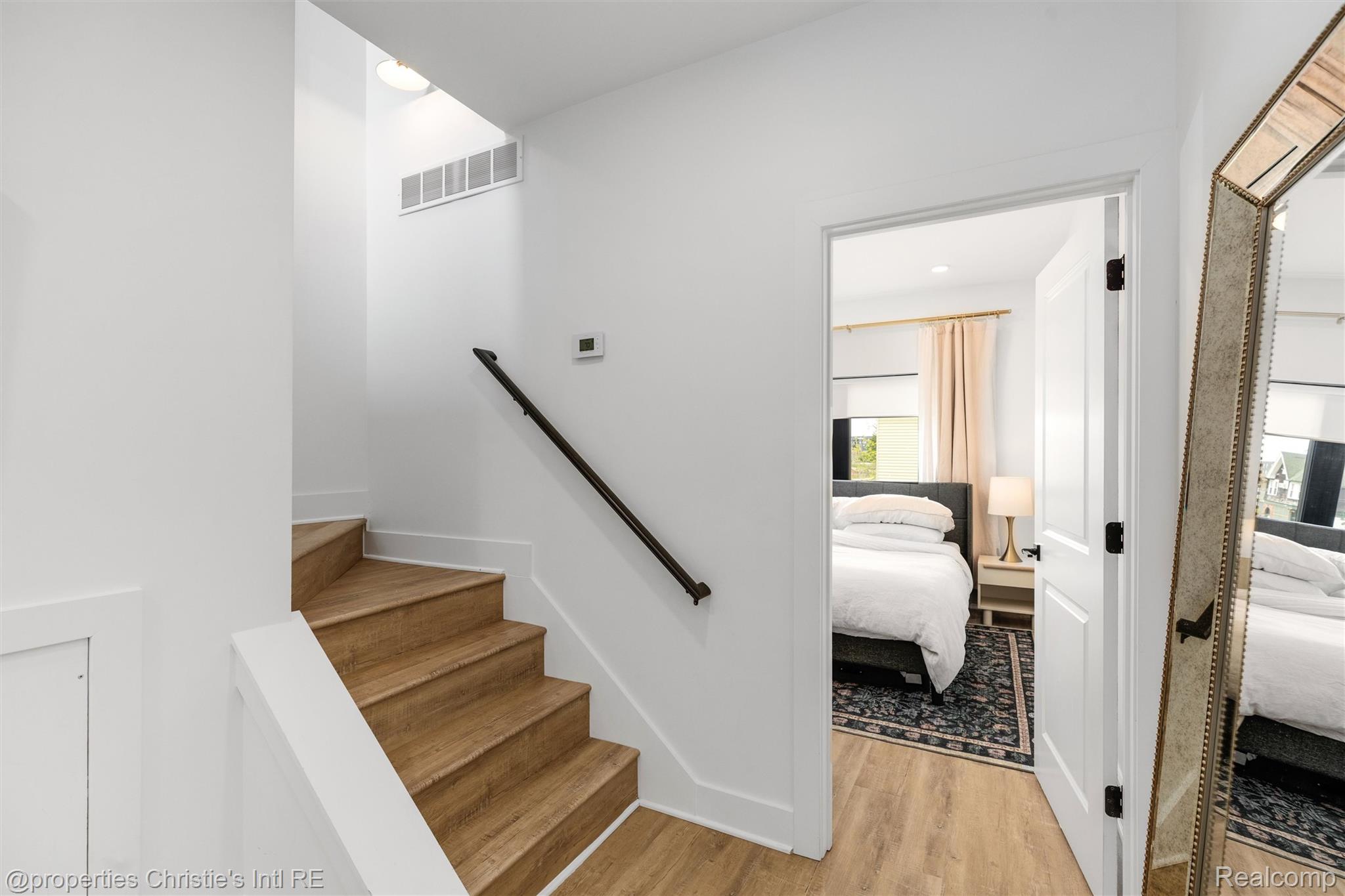 1803 Perry Street Unit: 9