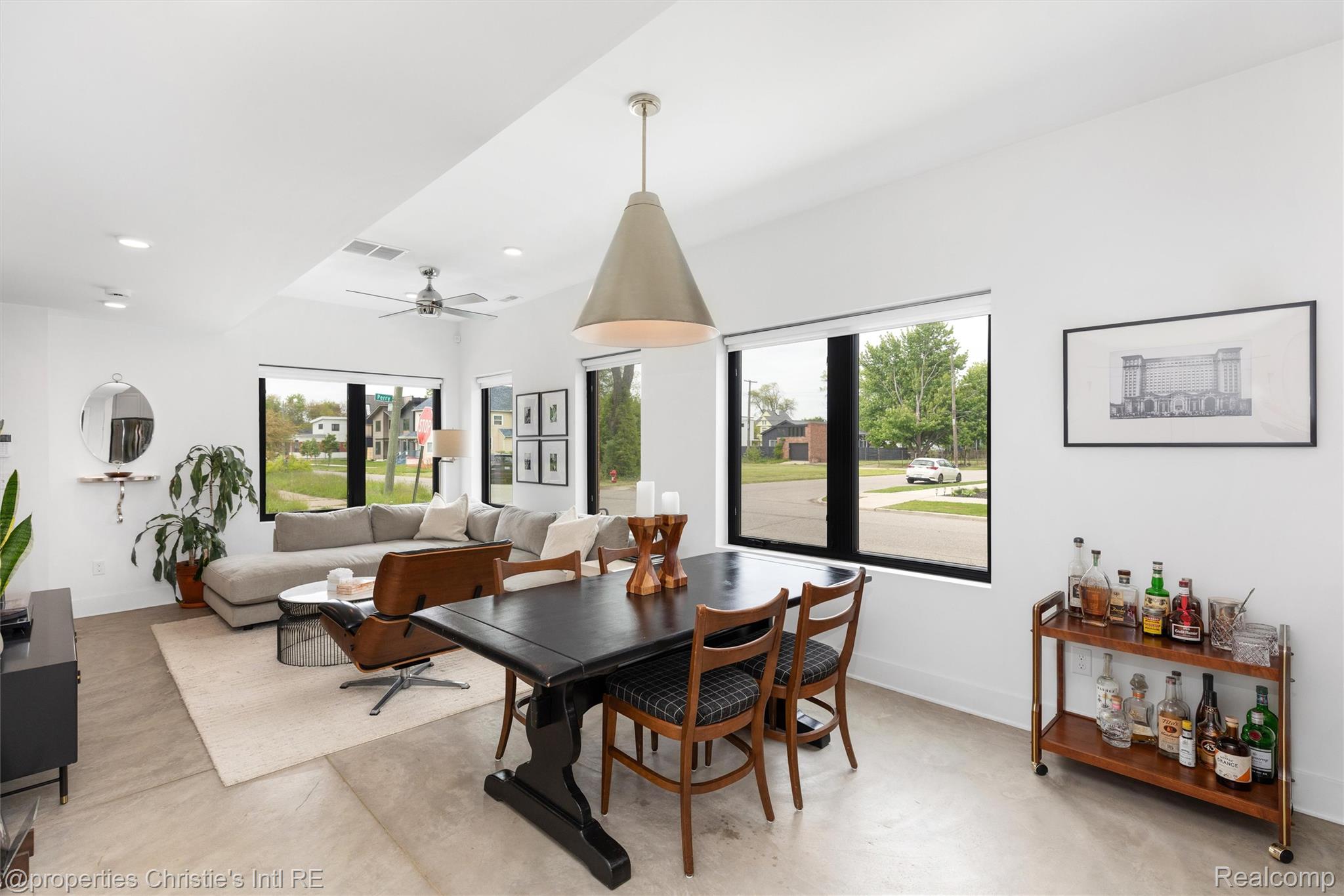 1803 Perry Street Unit: 9