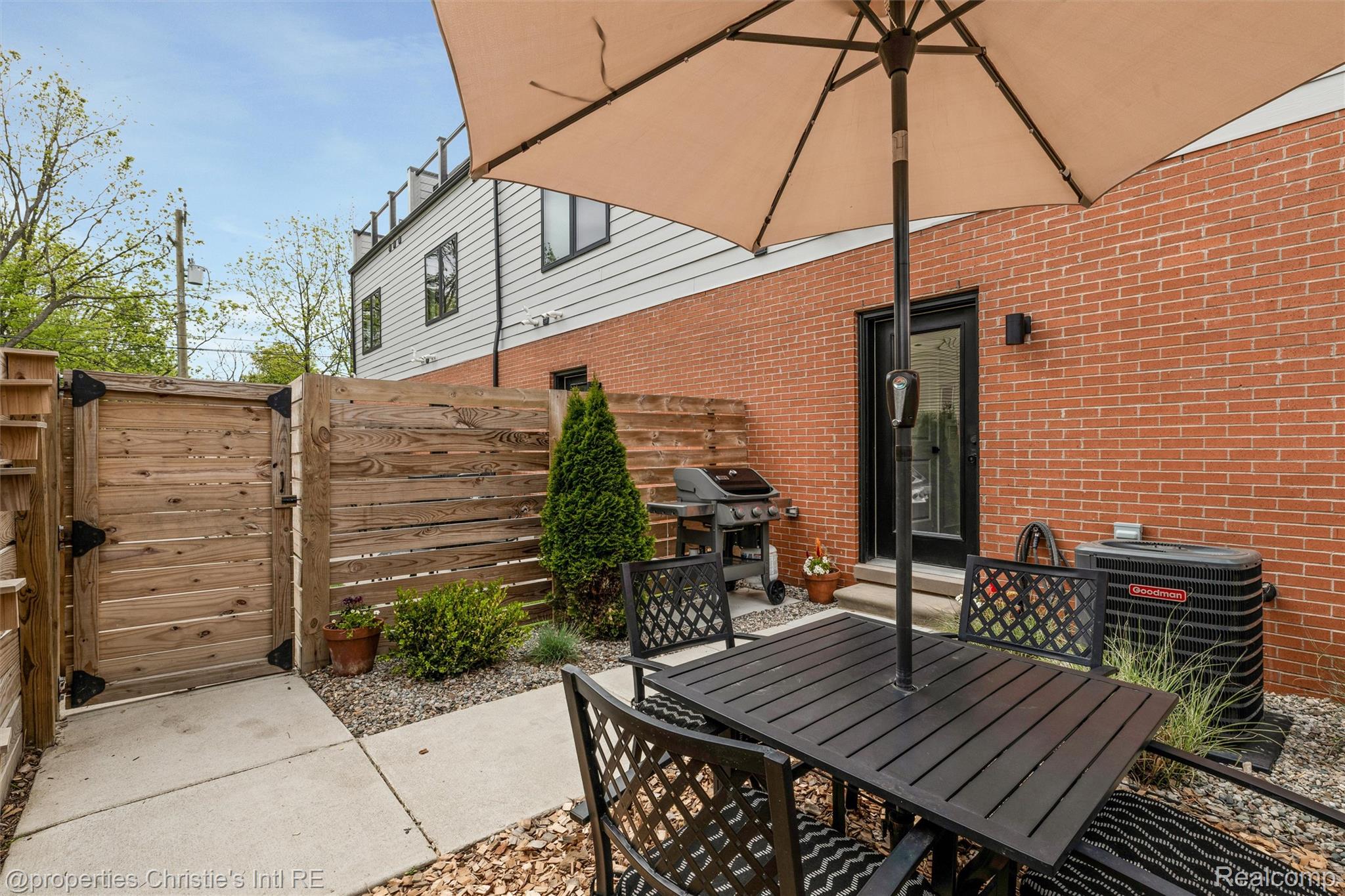 1803 Perry Street Unit: 9