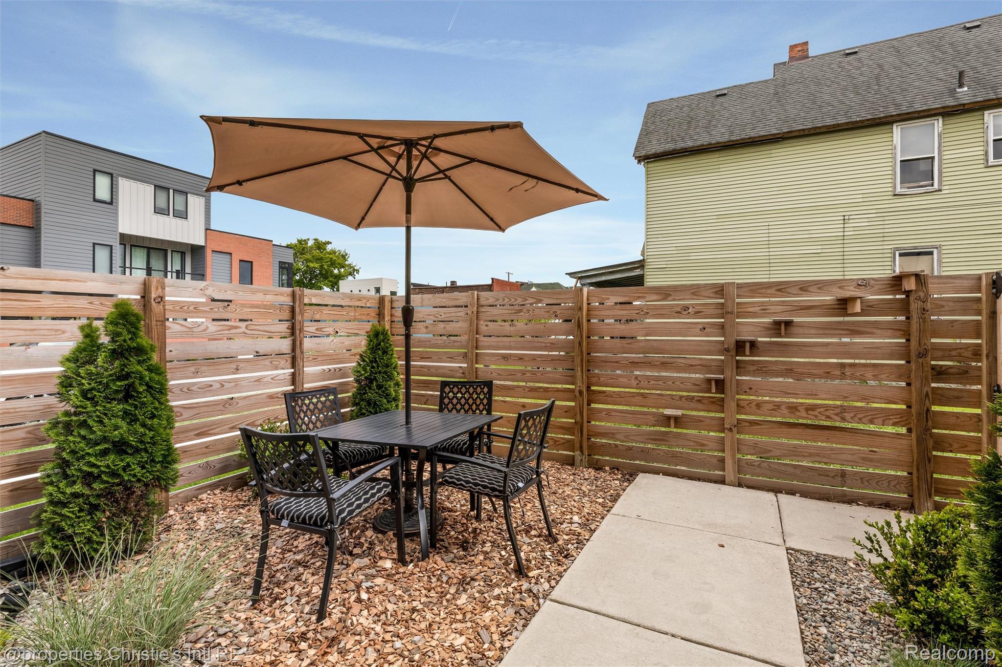 1803 Perry Street Unit: 9