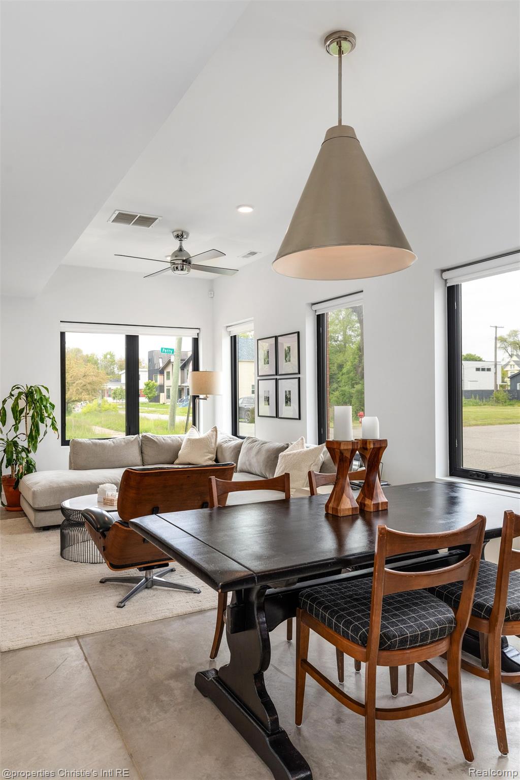 1803 Perry Street Unit: 9