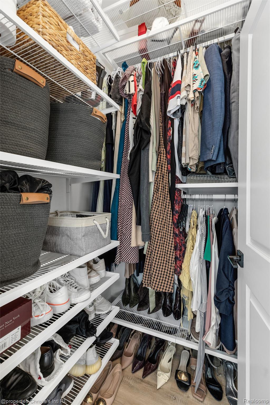 1803 Perry Street Unit: 9