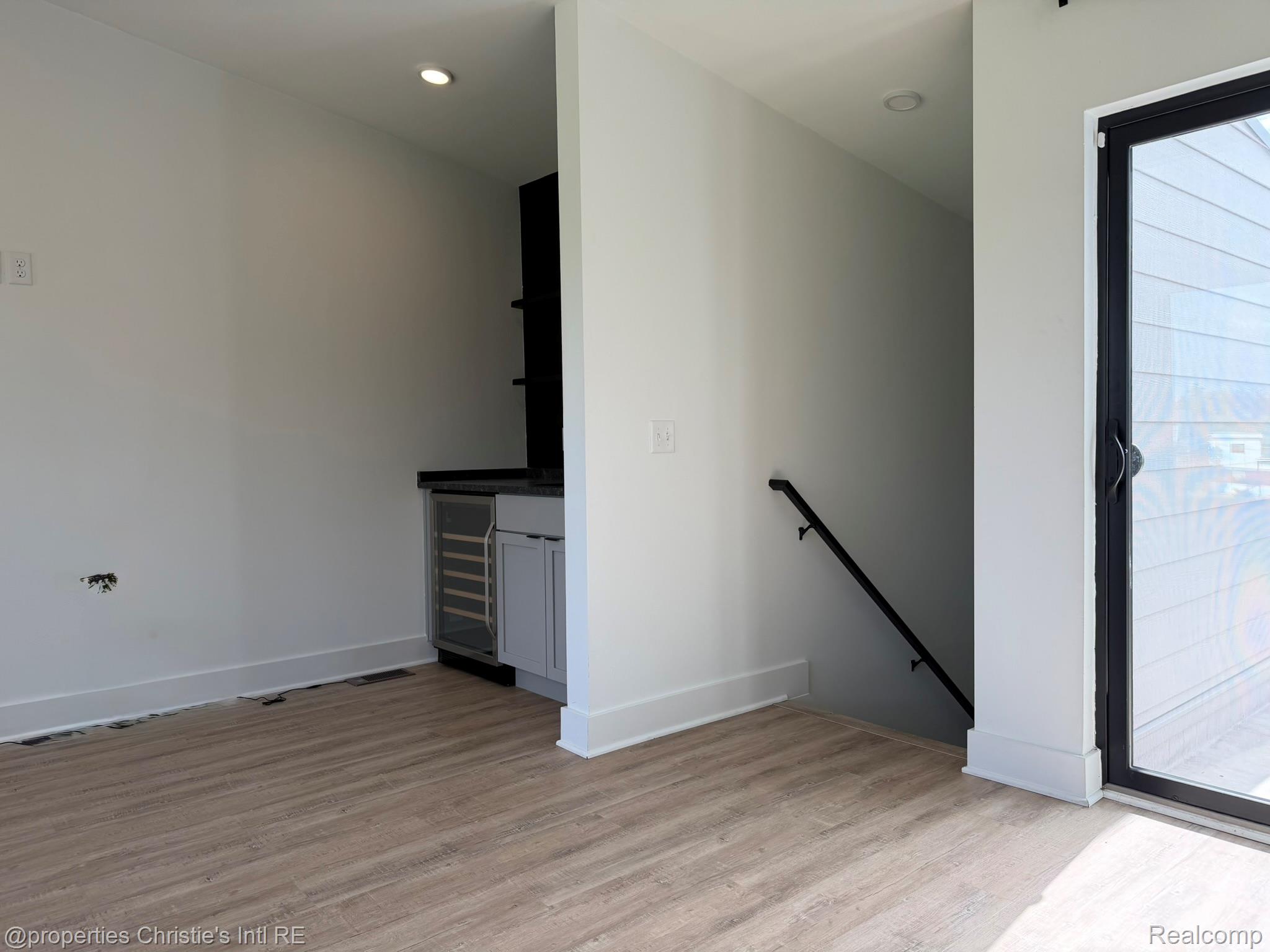 1803 Perry Street Unit: 9