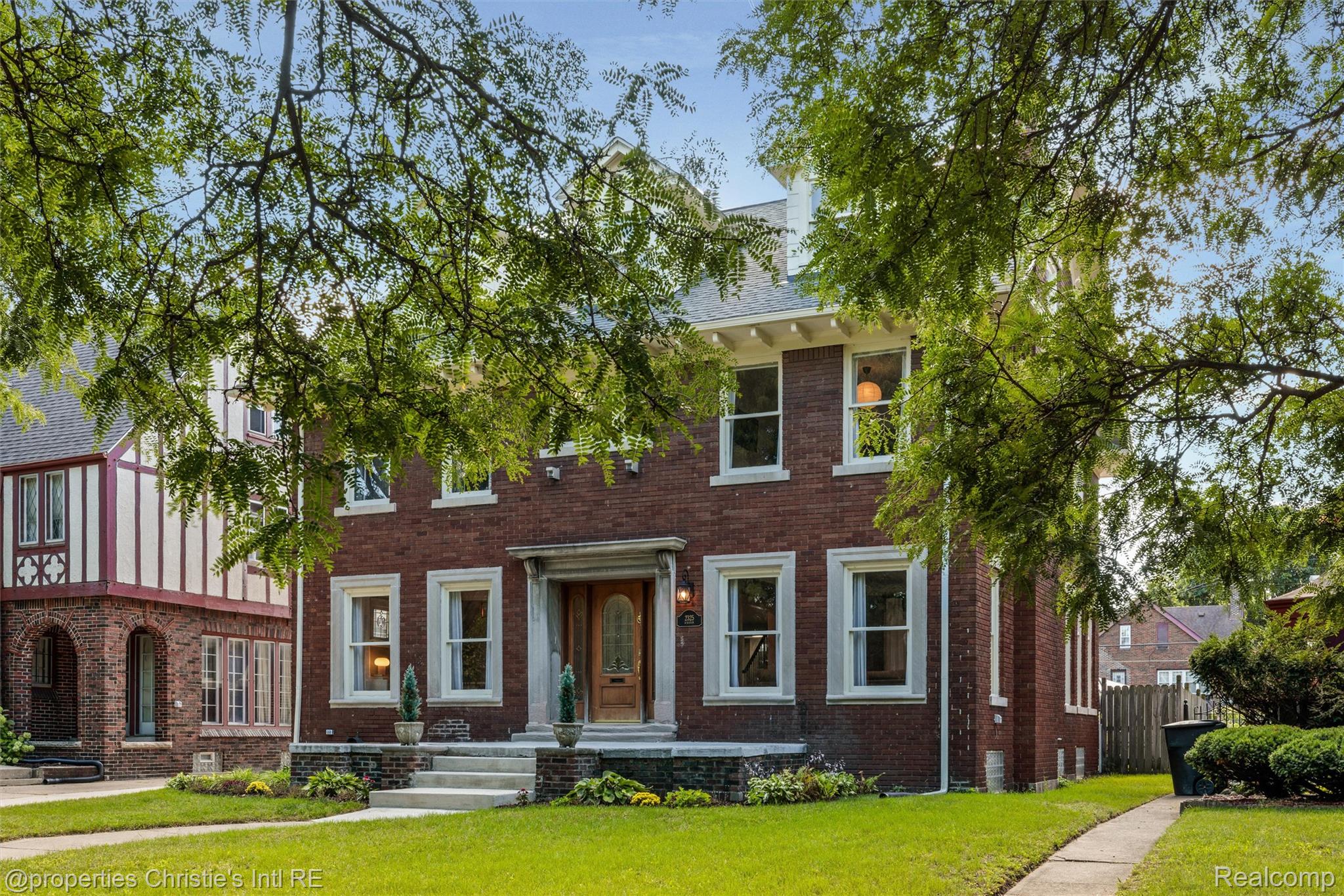 2325 W Boston Boulevard