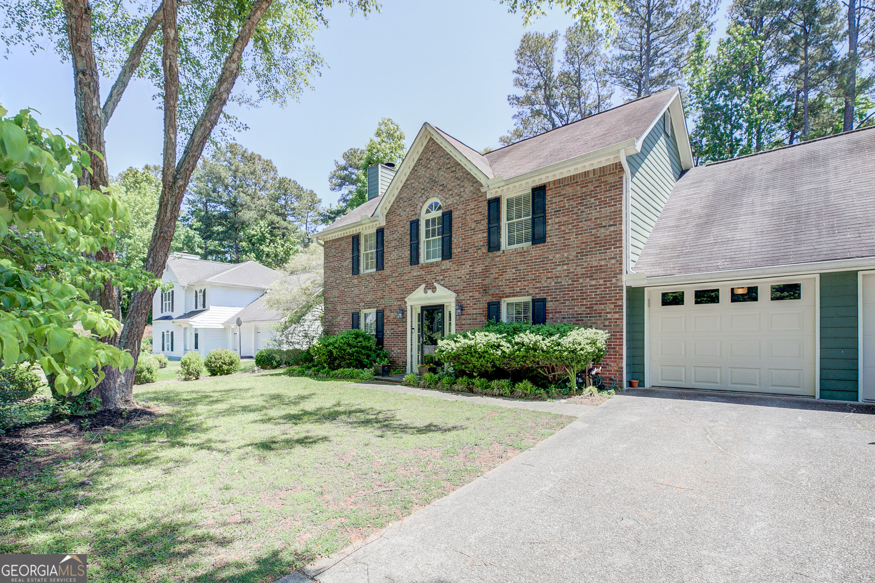 2394 Southern Oak Drive SW