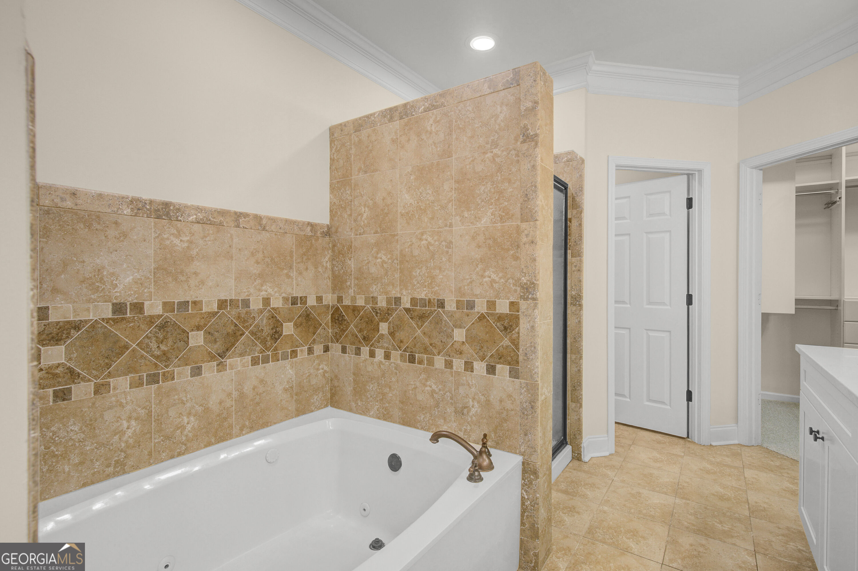 121 Augusta Drive # 11