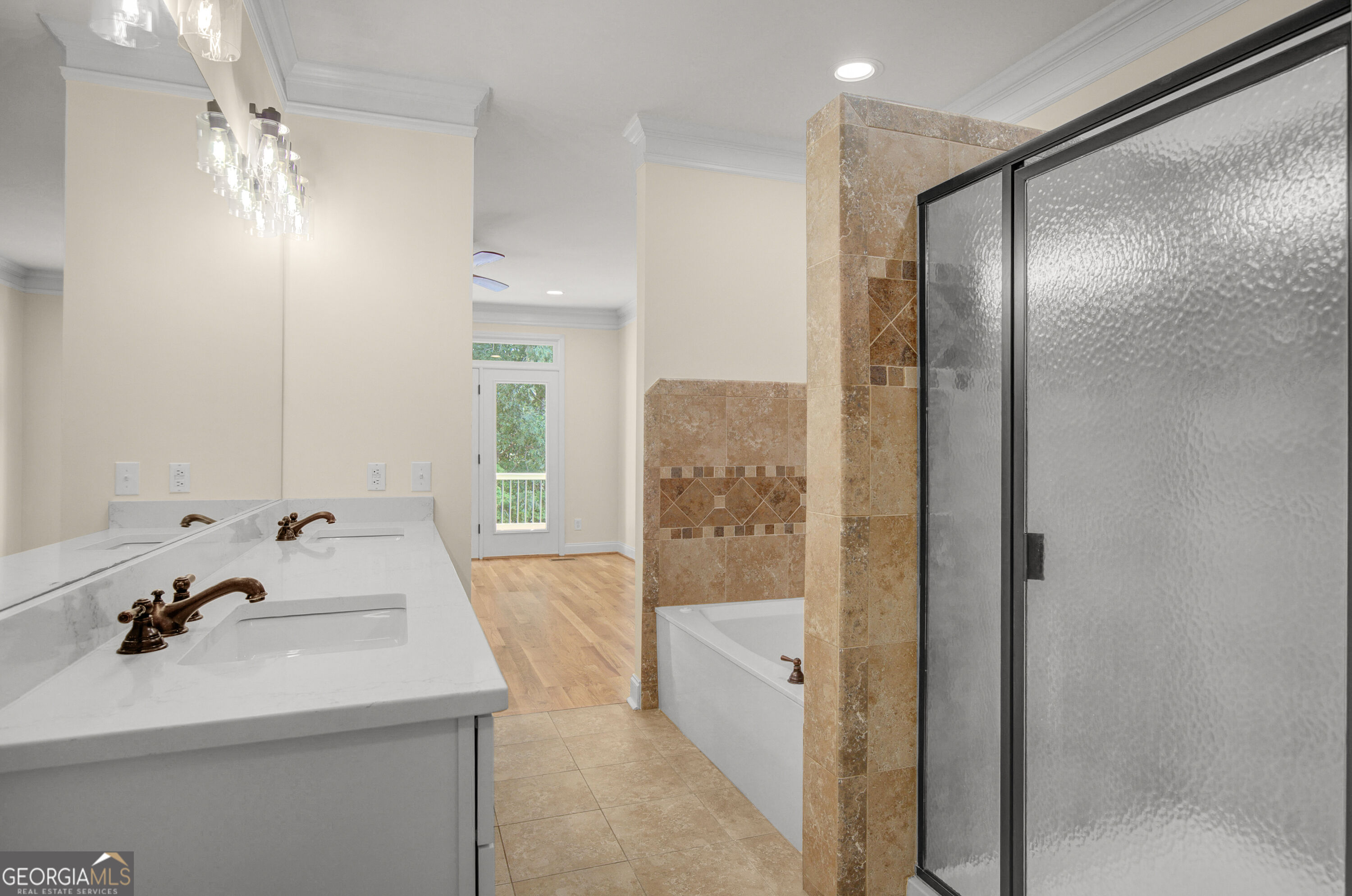 121 Augusta Drive # 11