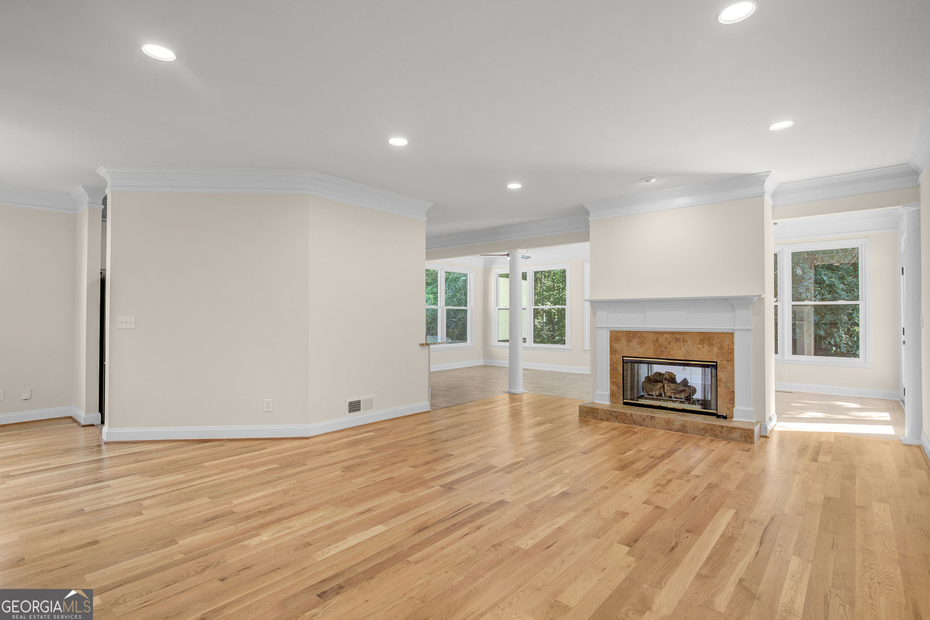 121 Augusta Drive # 11
