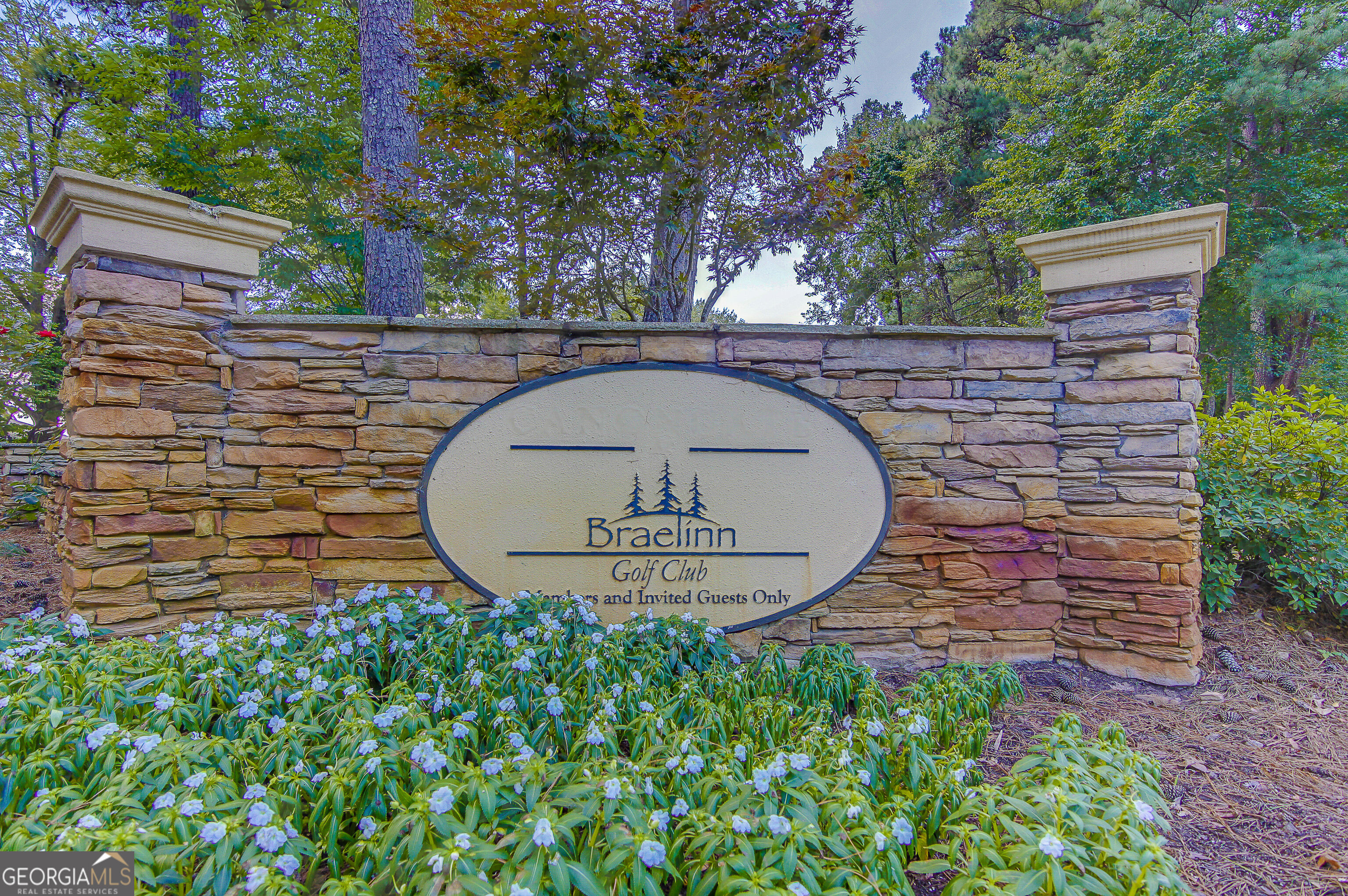 121 Augusta Drive # 11