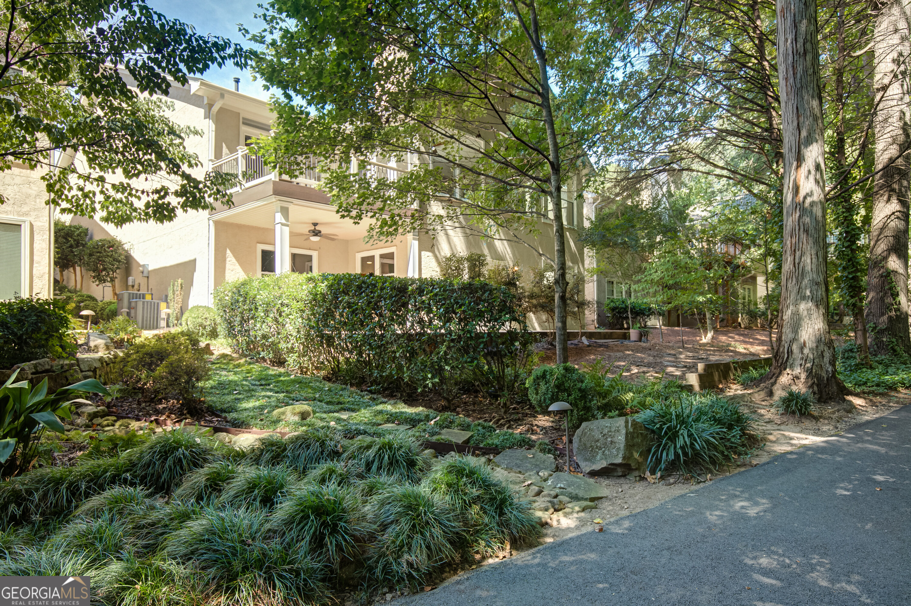 121 Augusta Drive # 11