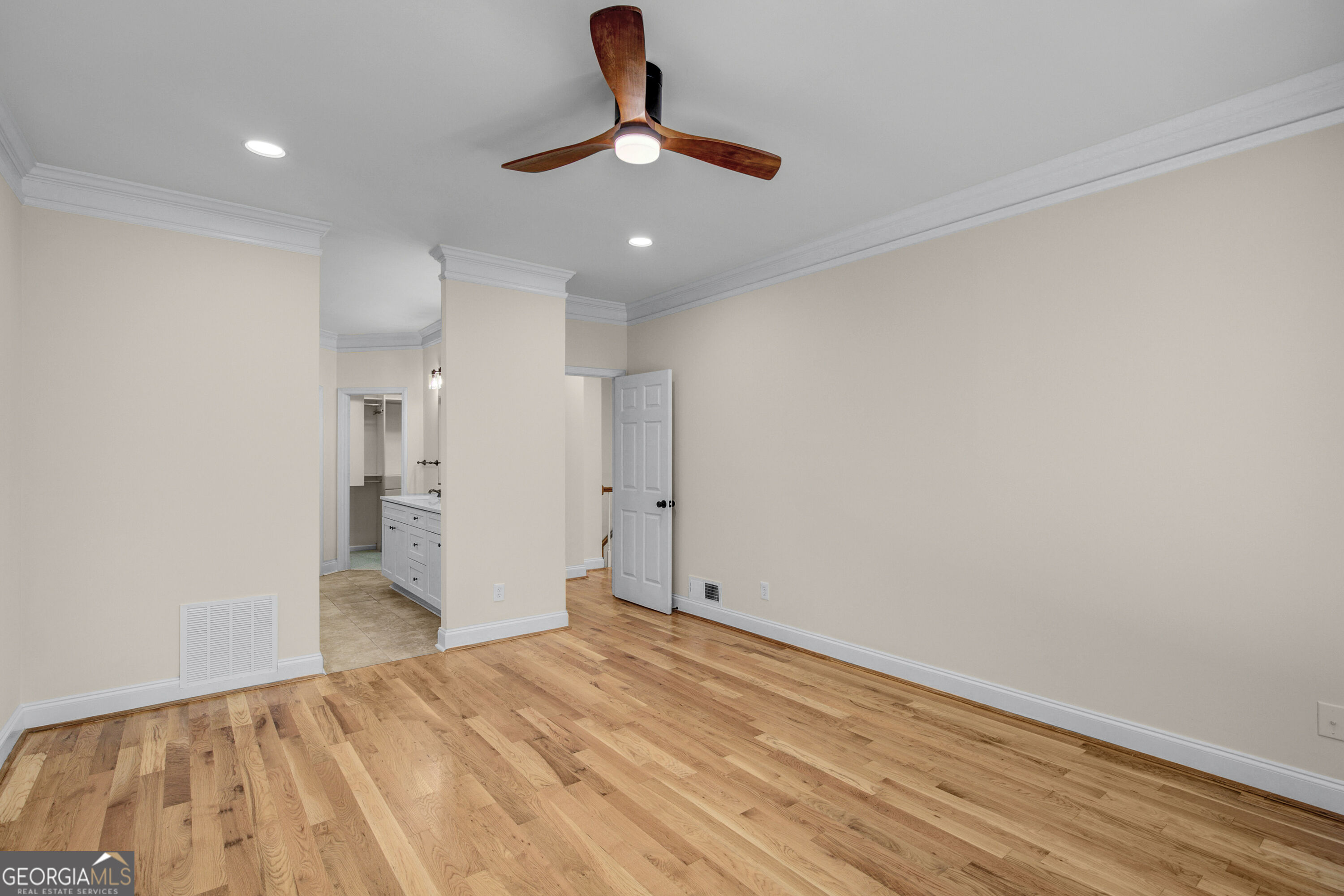 121 Augusta Drive # 11