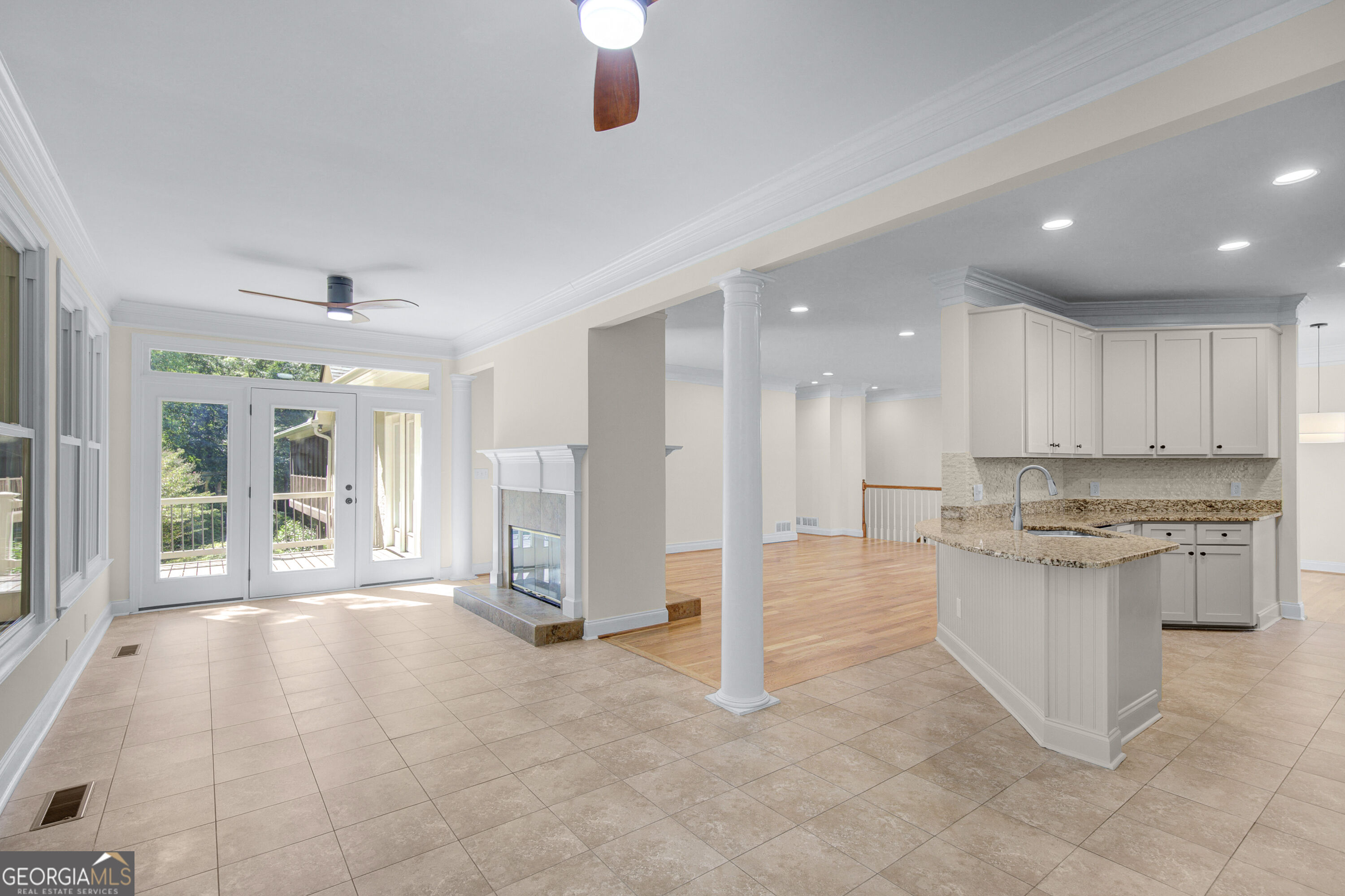 121 Augusta Drive # 11