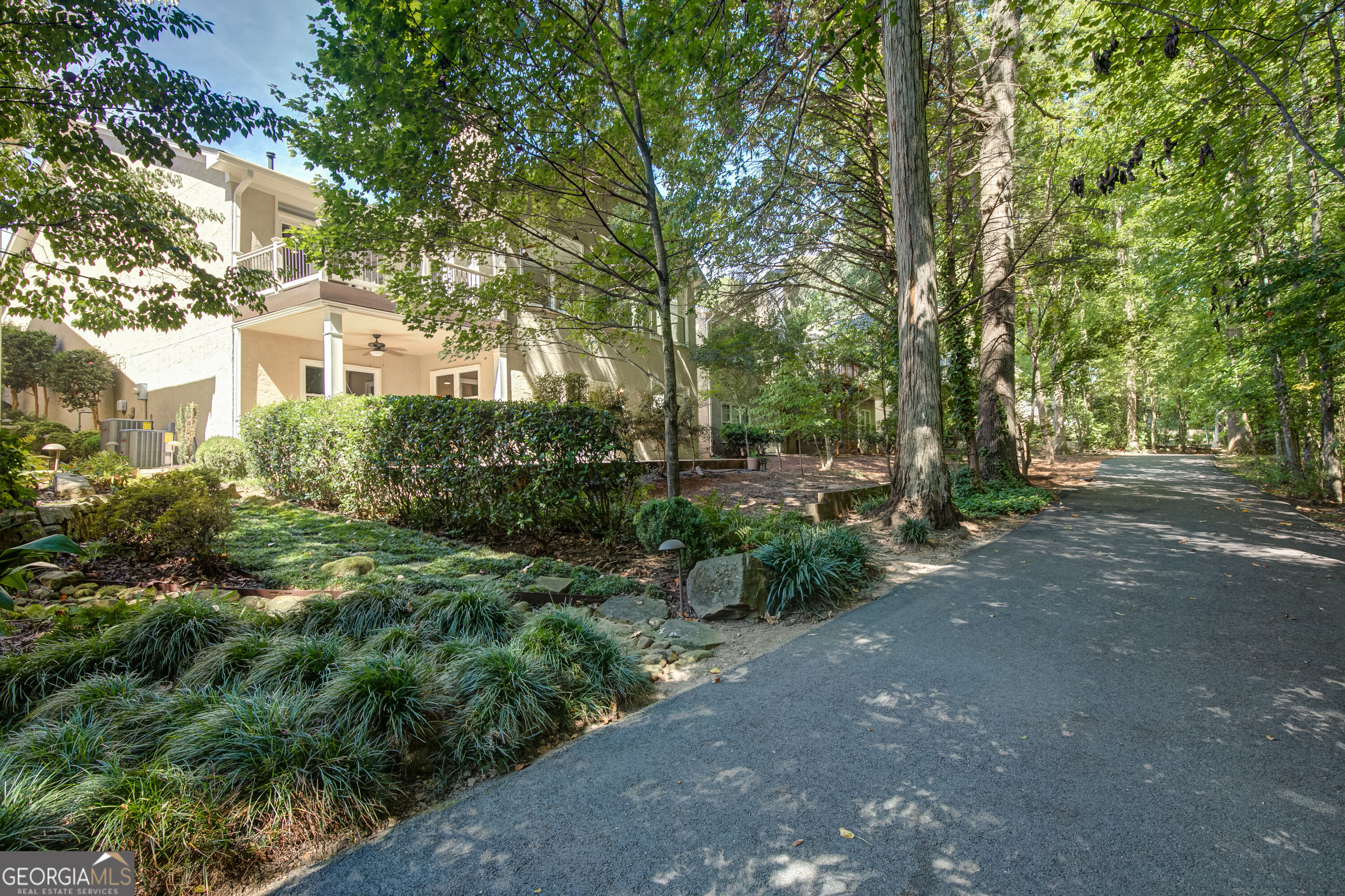 121 Augusta Drive # 11