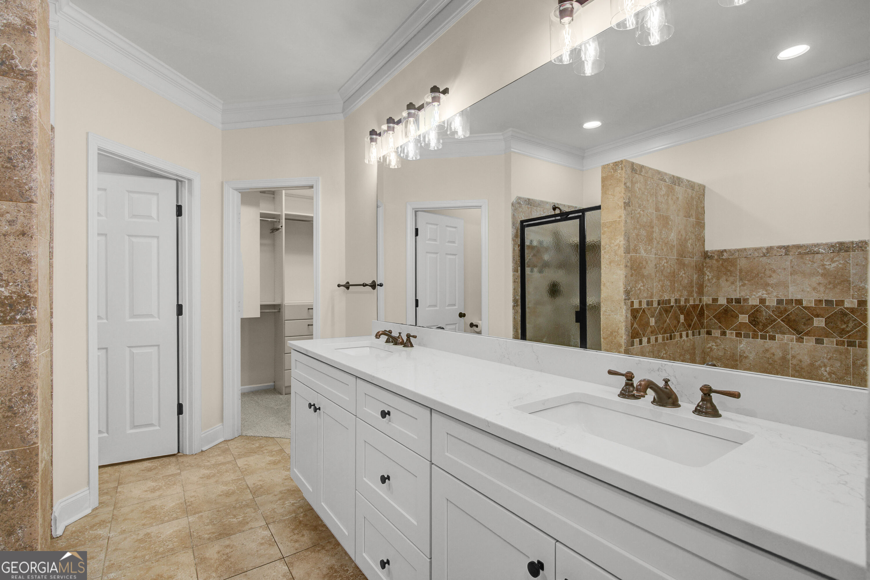 121 Augusta Drive # 11