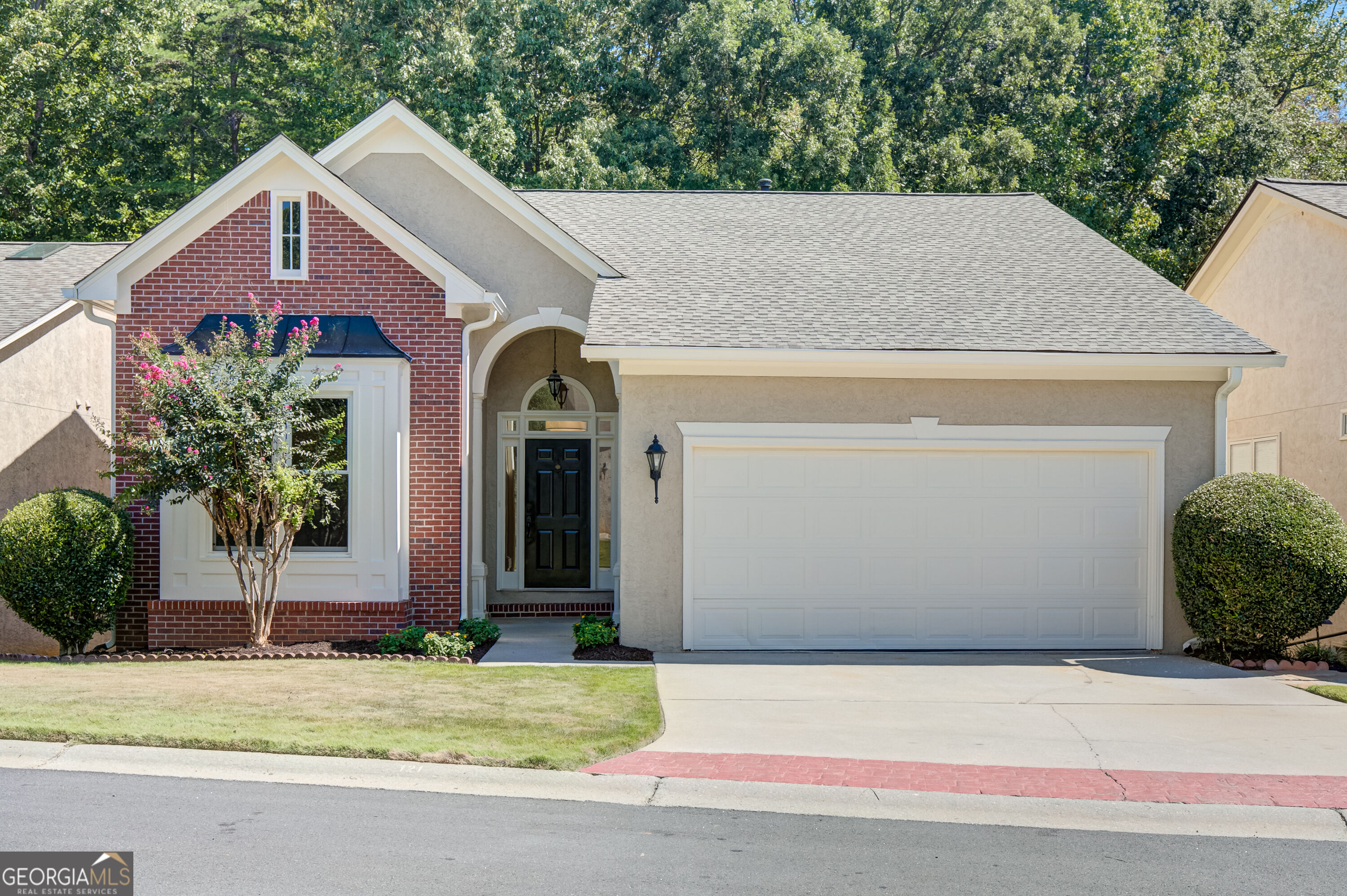 121 Augusta Drive # 11