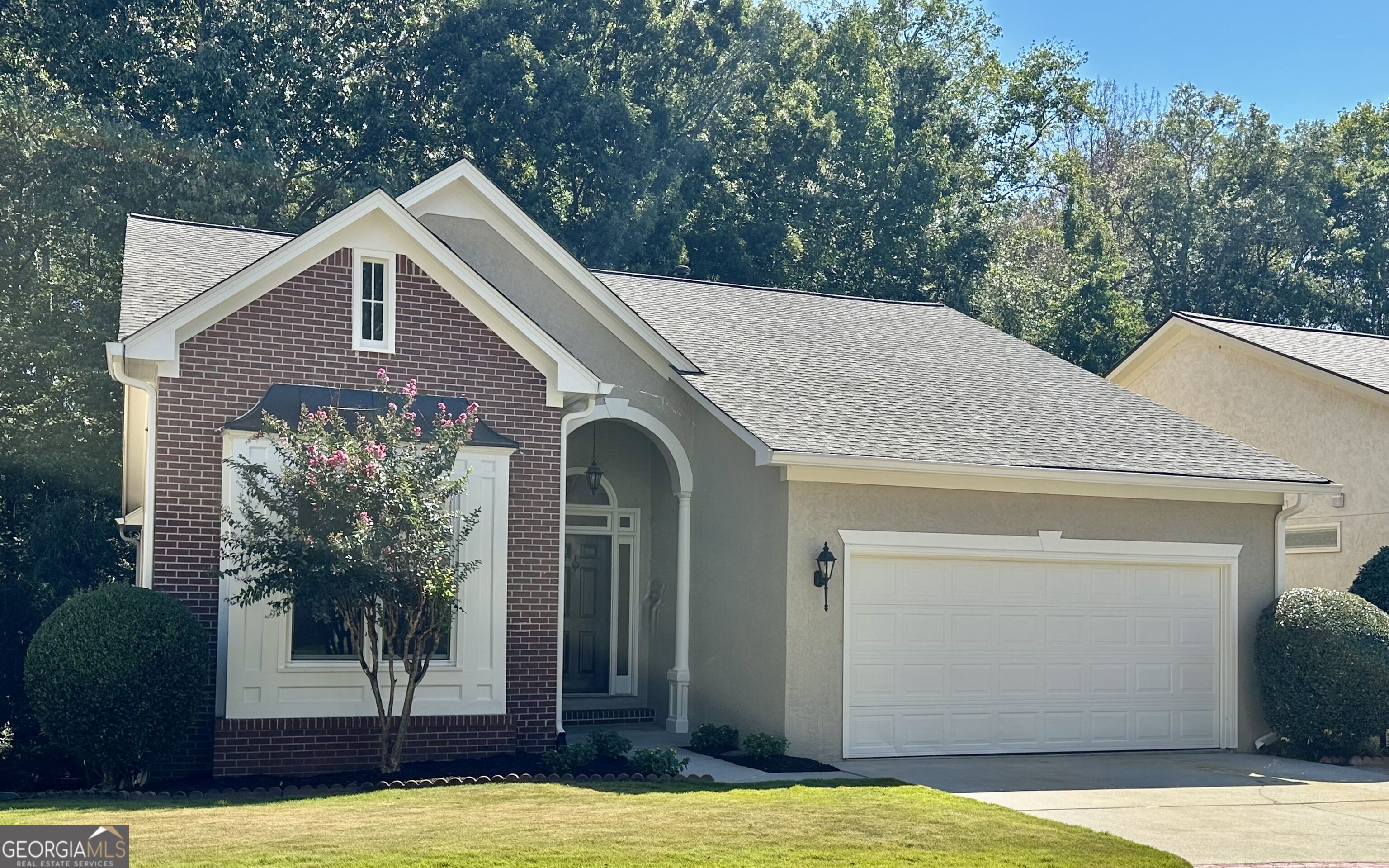 121 Augusta Drive # 11