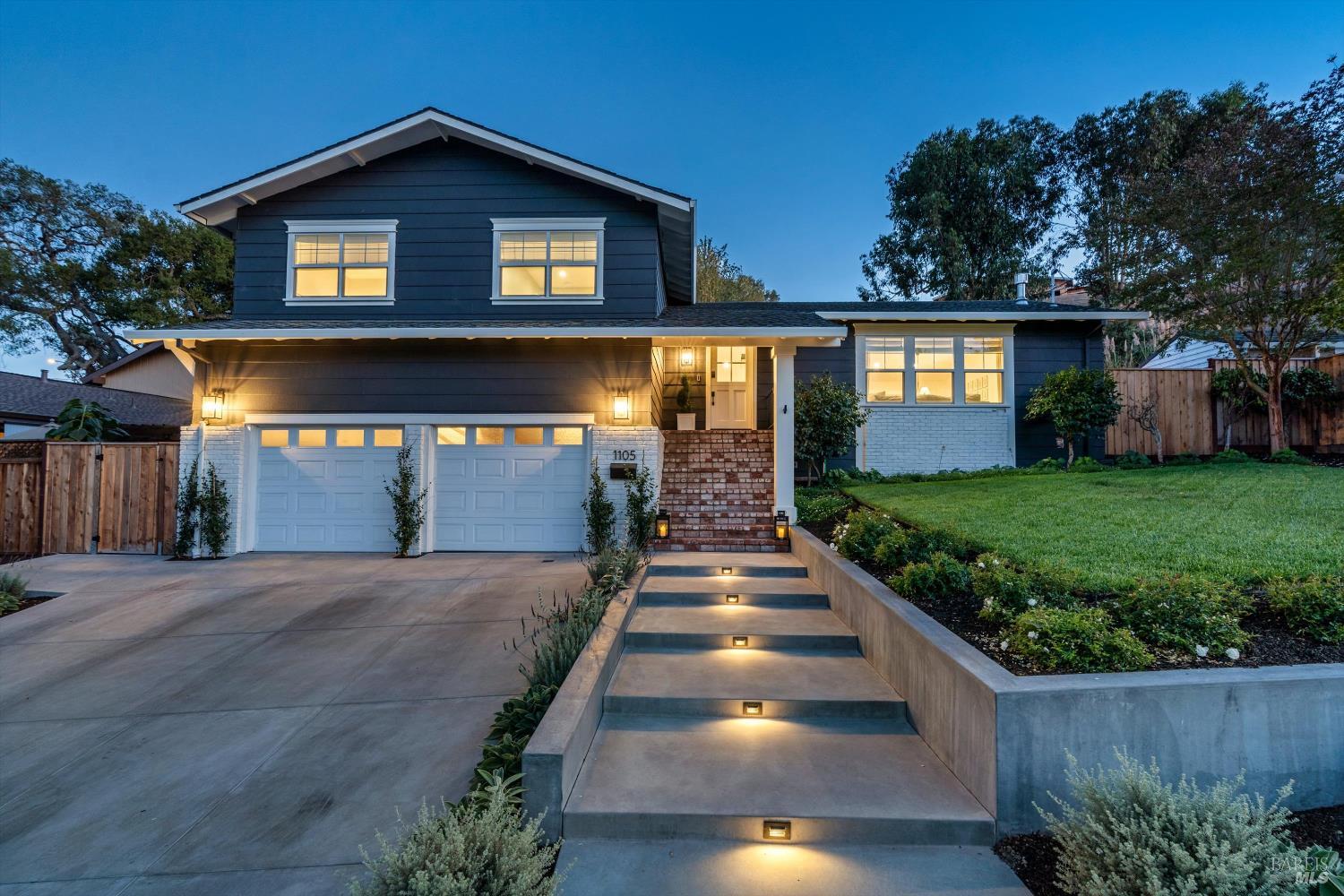 1105 West St Petaluma Ca 94952 325086497