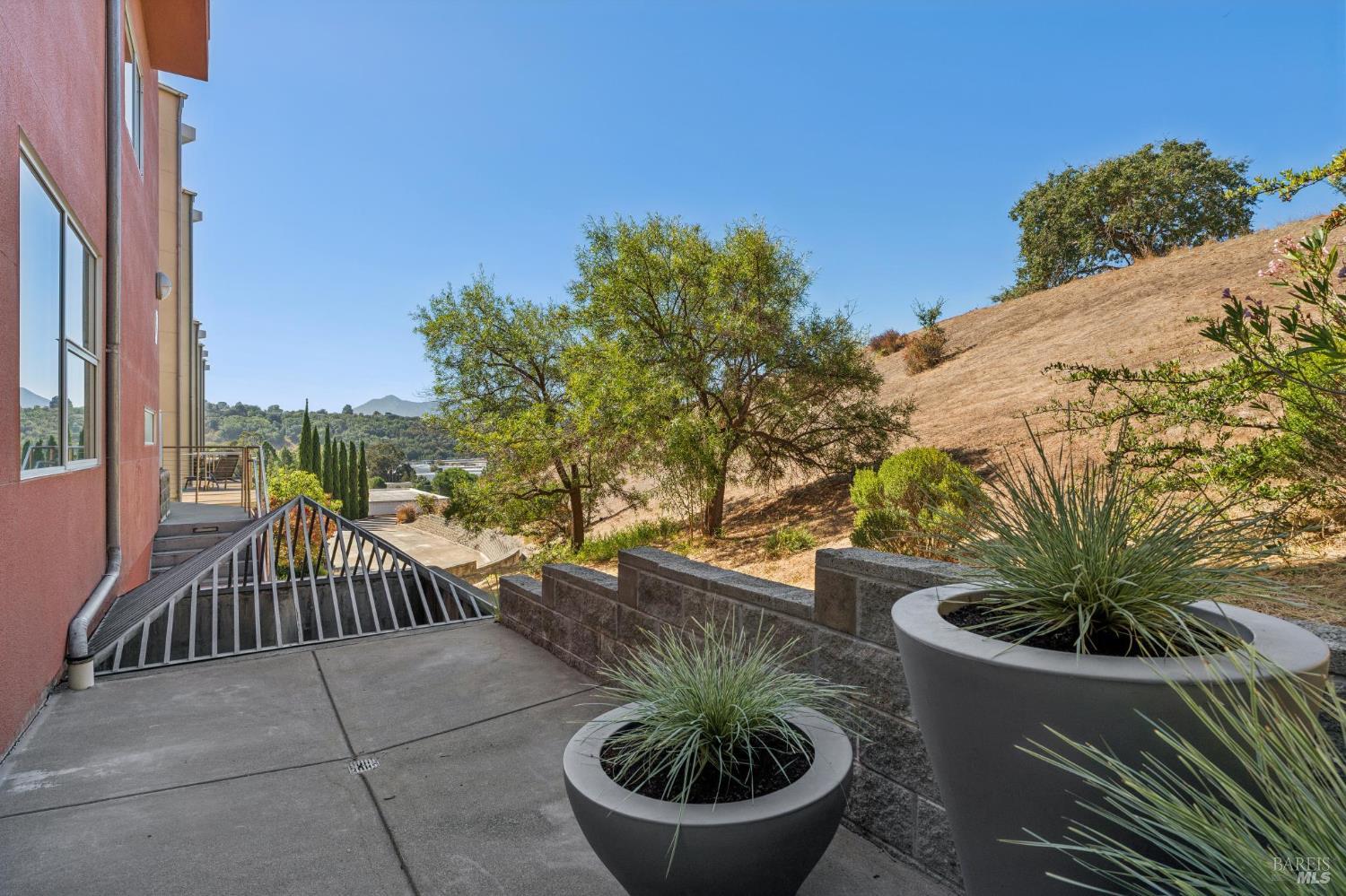 50 Cresta Drive Unit: #11