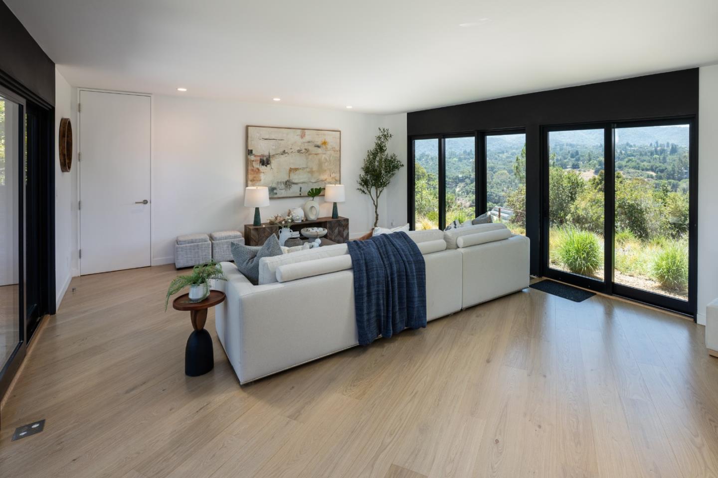 12698 La Cresta Court