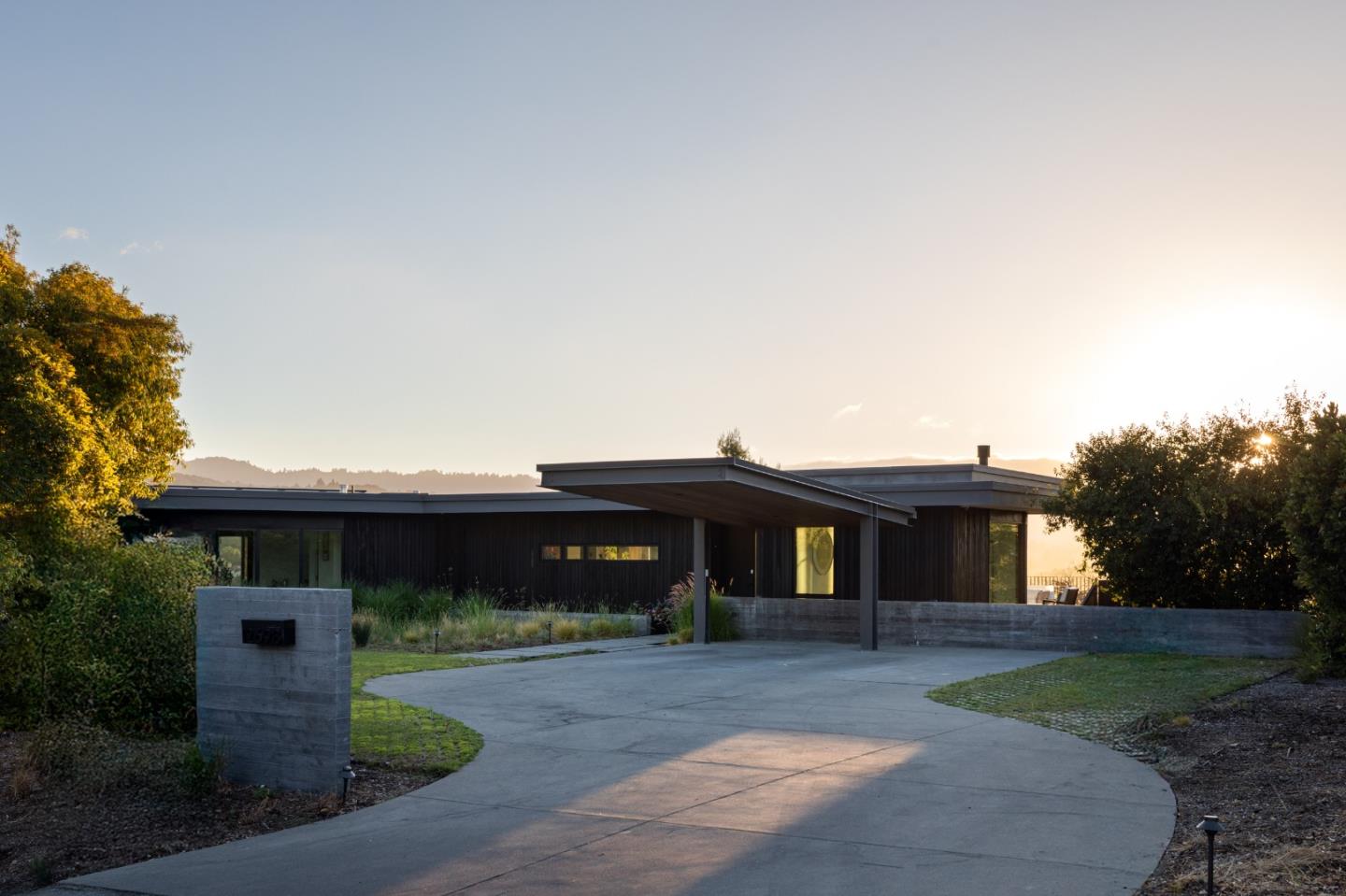 12698 La Cresta Court