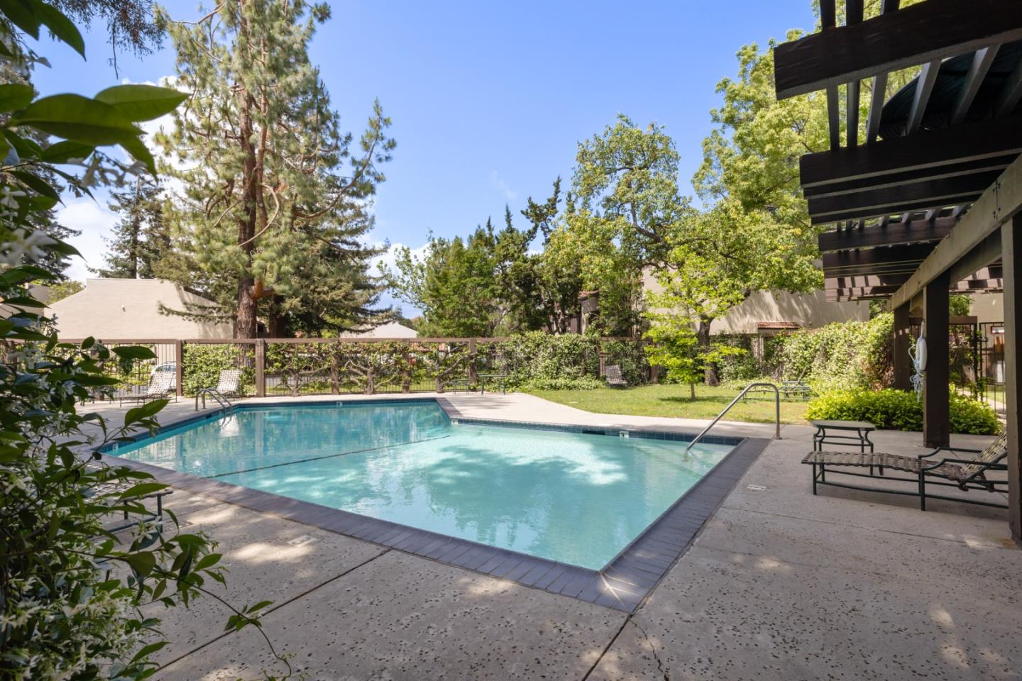 1001 East Evelyn Terrace 110