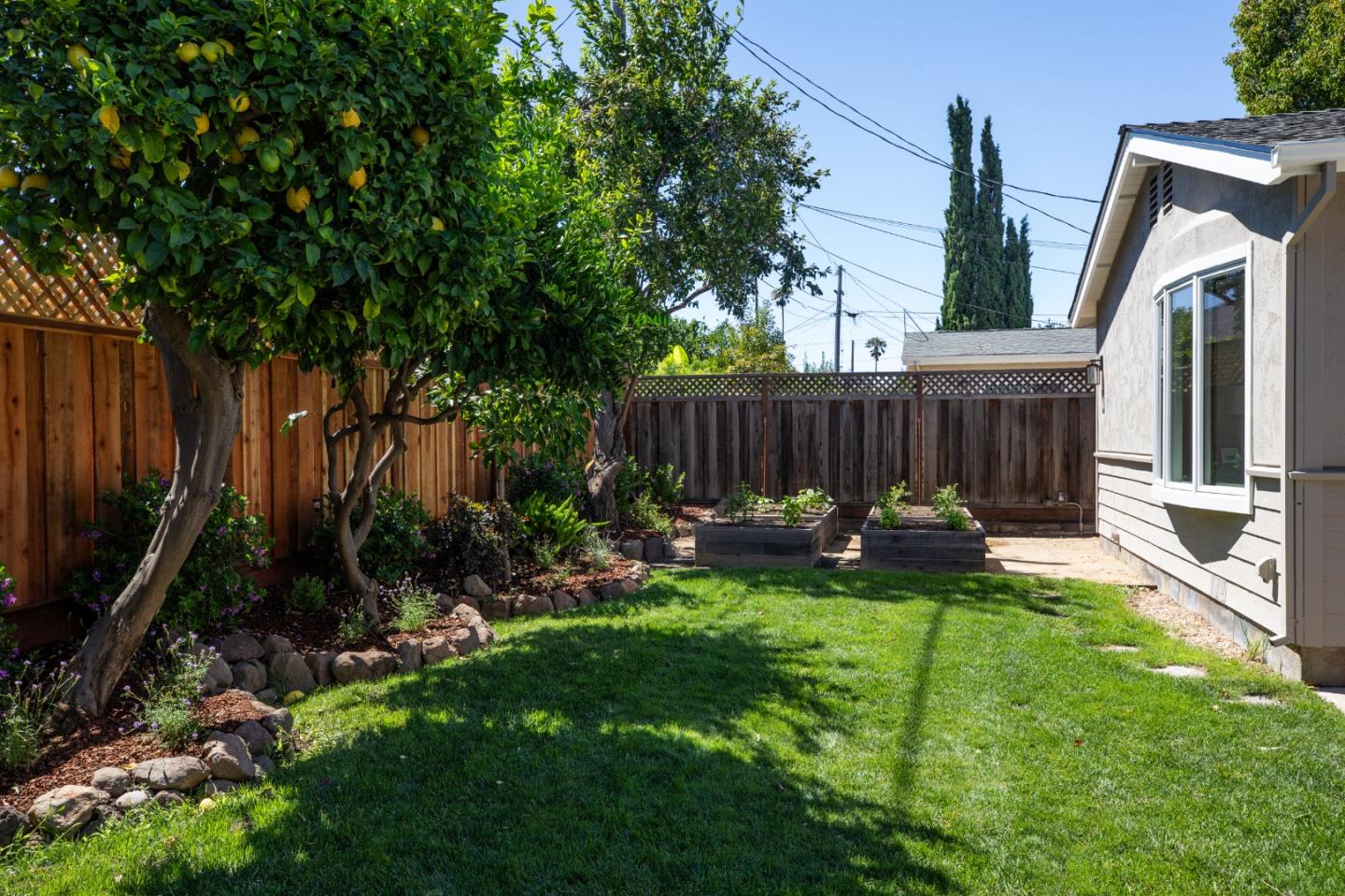 2464 Grandby DR